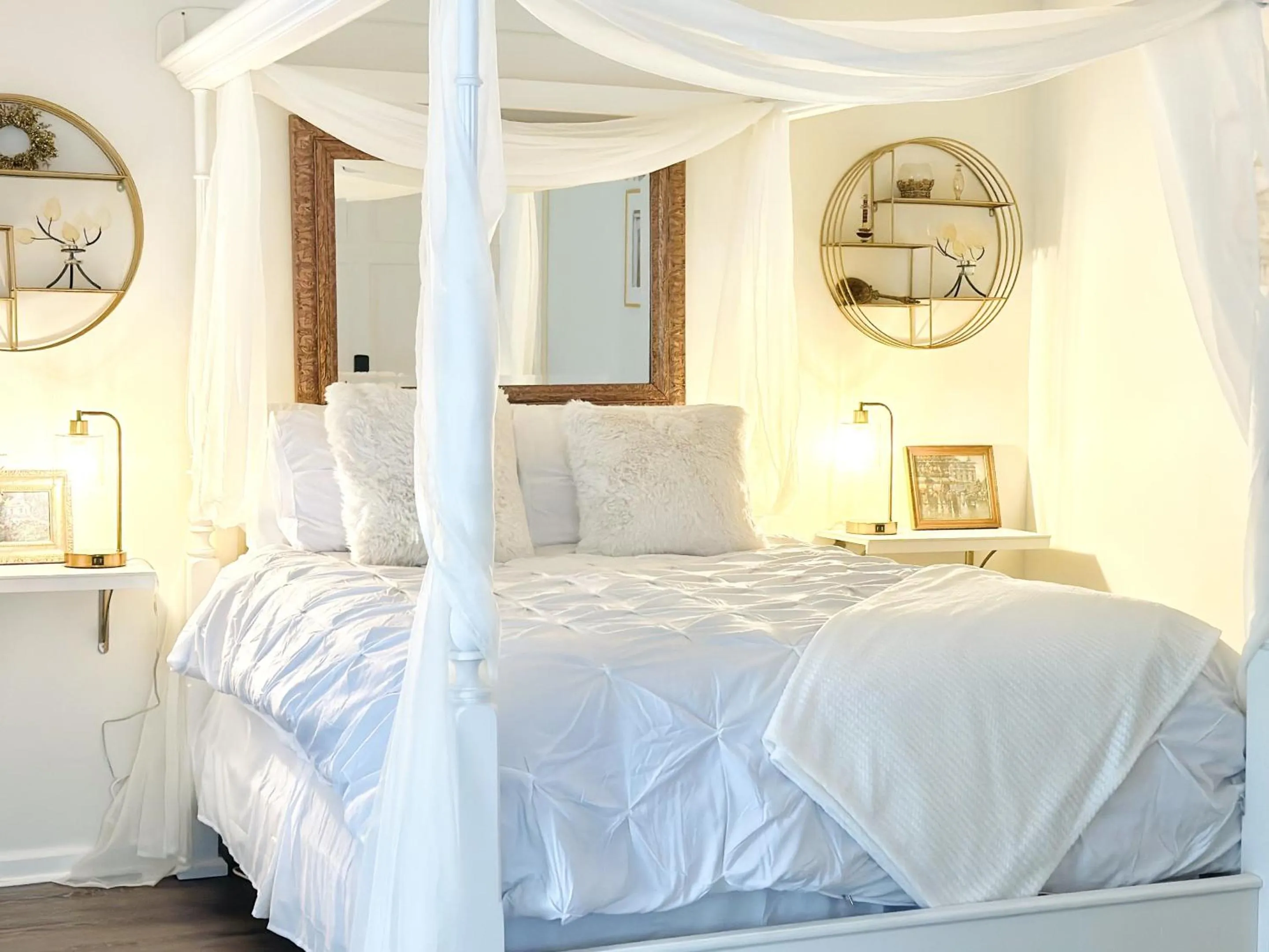 Deluxe Queen Room in Speedway Legacy Inn