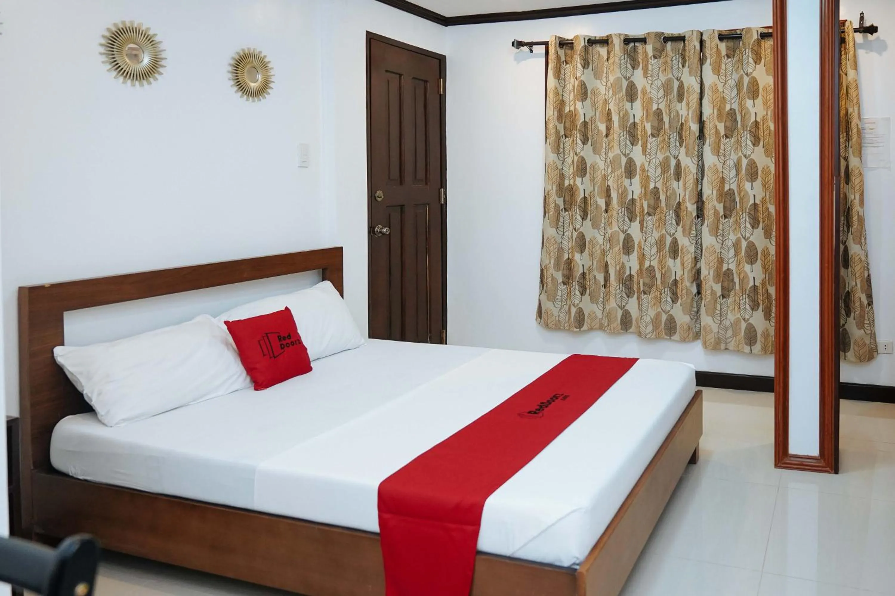 Double Room in RedDoorz Plus at Billy's Resort Oslob