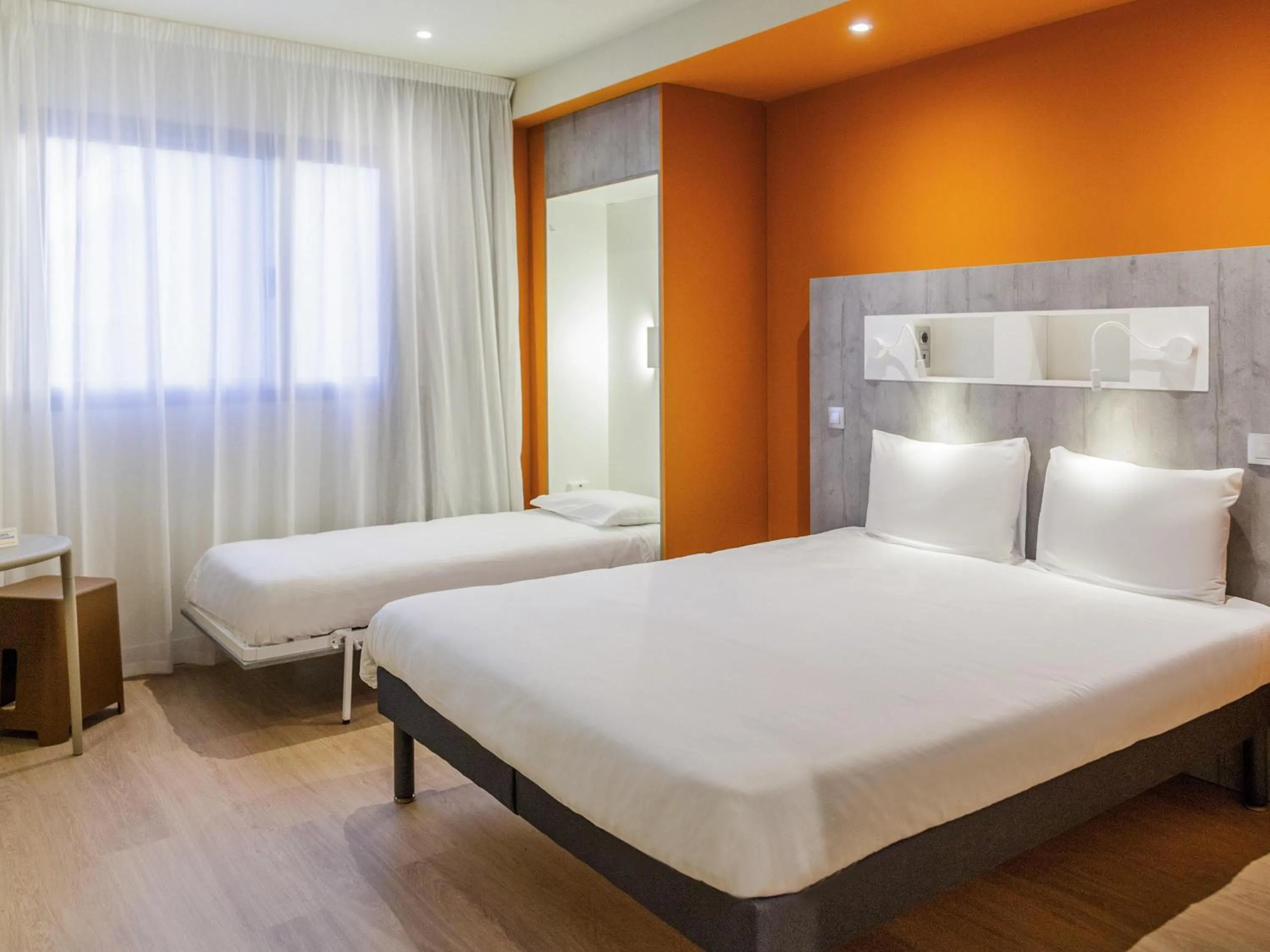Standard Twin Room in ibis budget Huerta De Murcia