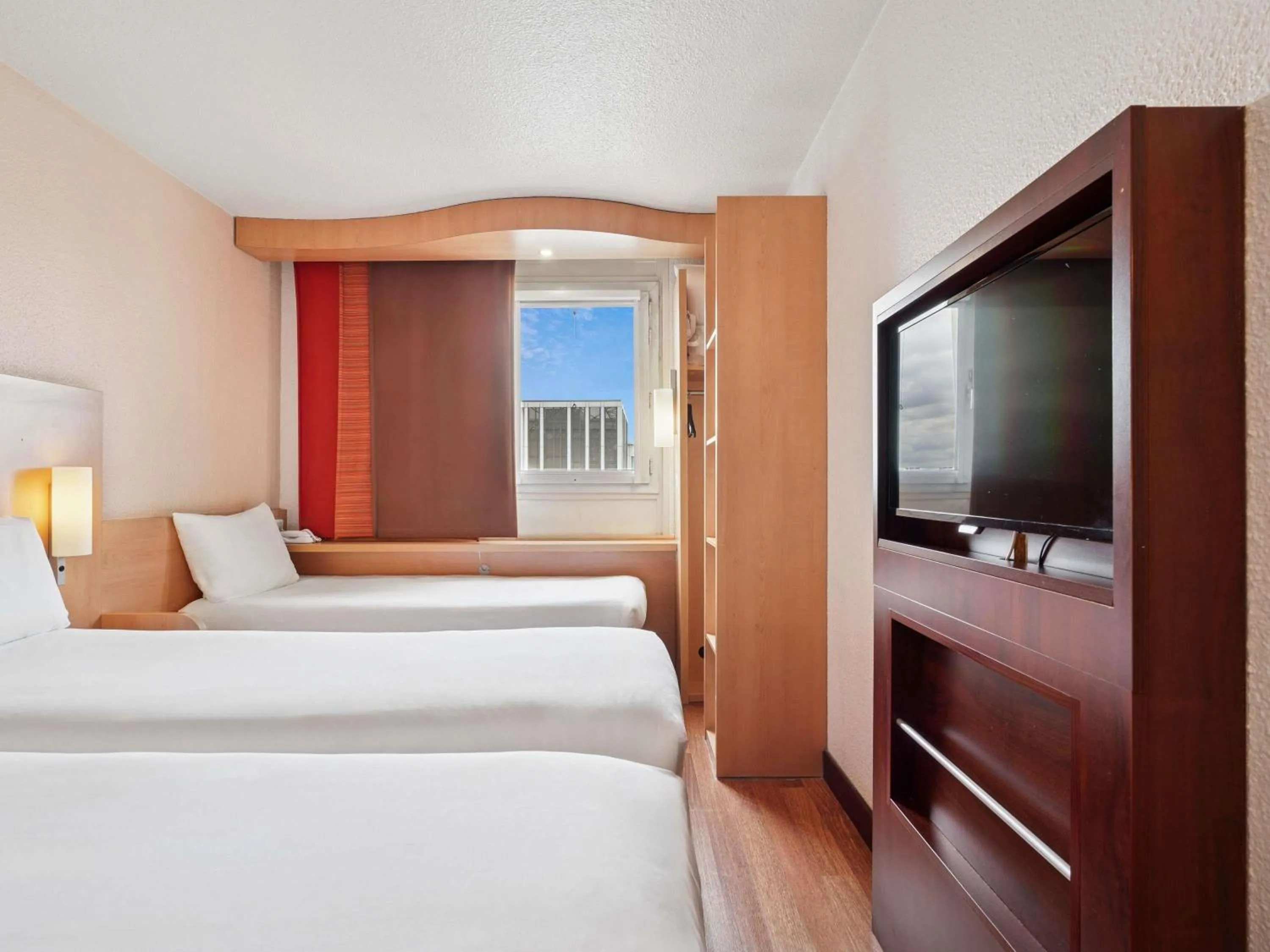 Standard Twin Room with Sofa Bed in ibis Paris Porte D'Orleans