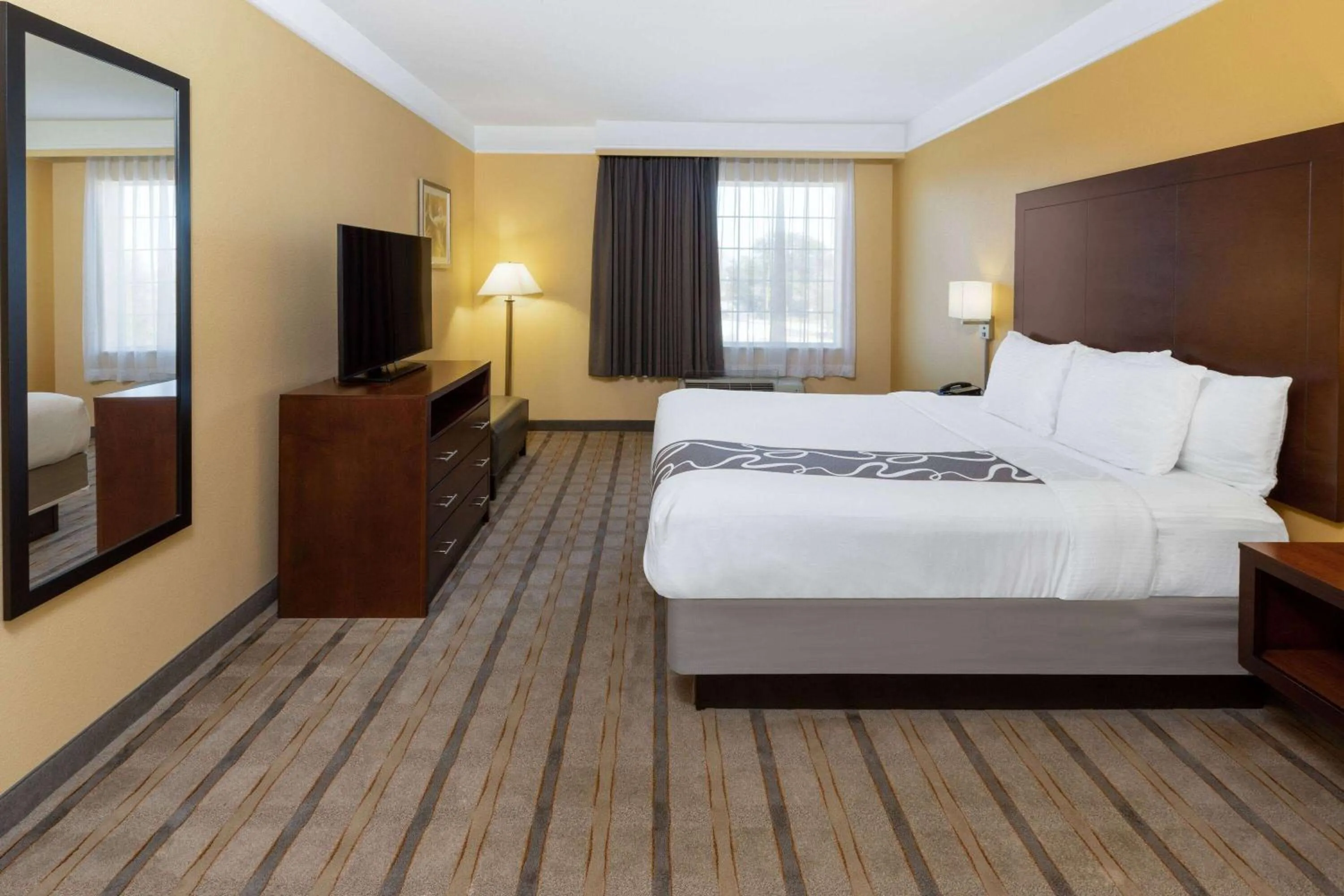 Deluxe Executive King Suite - Non-Smoking in La Quinta by Wyndham Houston NW Beltway8/WestRD
