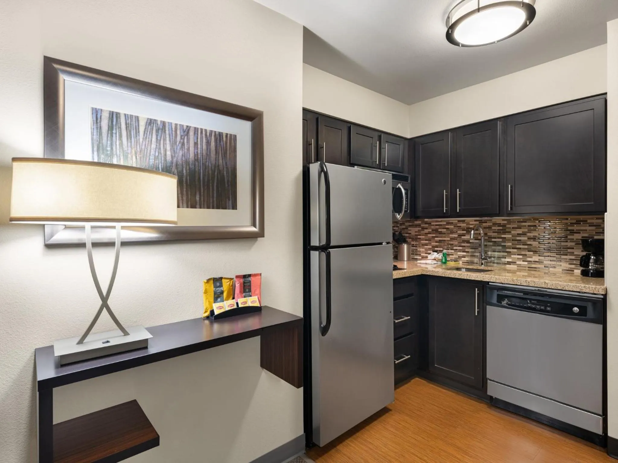 Studio King Suite - Communications Accessible in Staybridge Suites Midvale by IHG