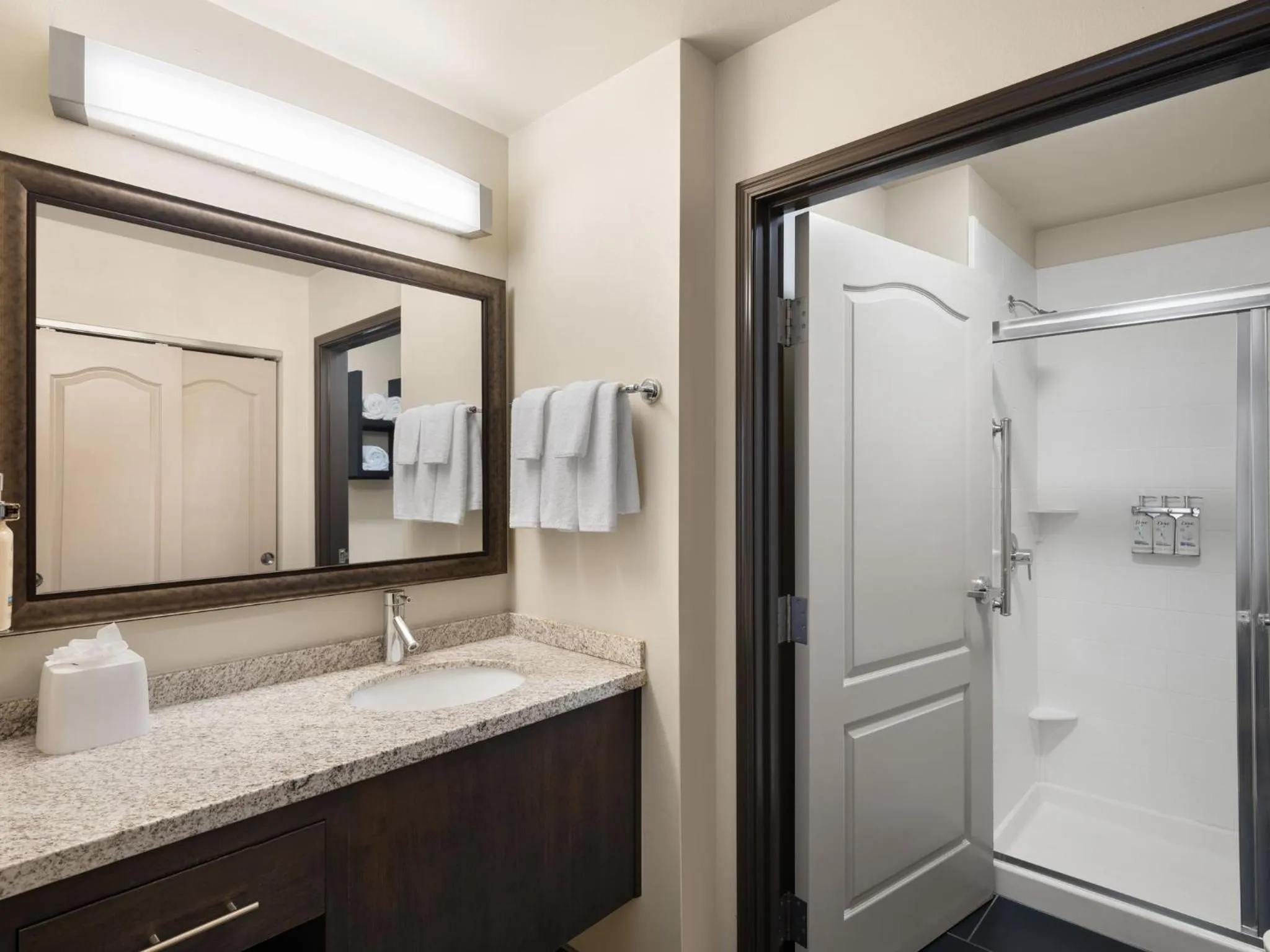One-Bedroom Suite with Two Queen Beds in Staybridge Suites Midvale by IHG