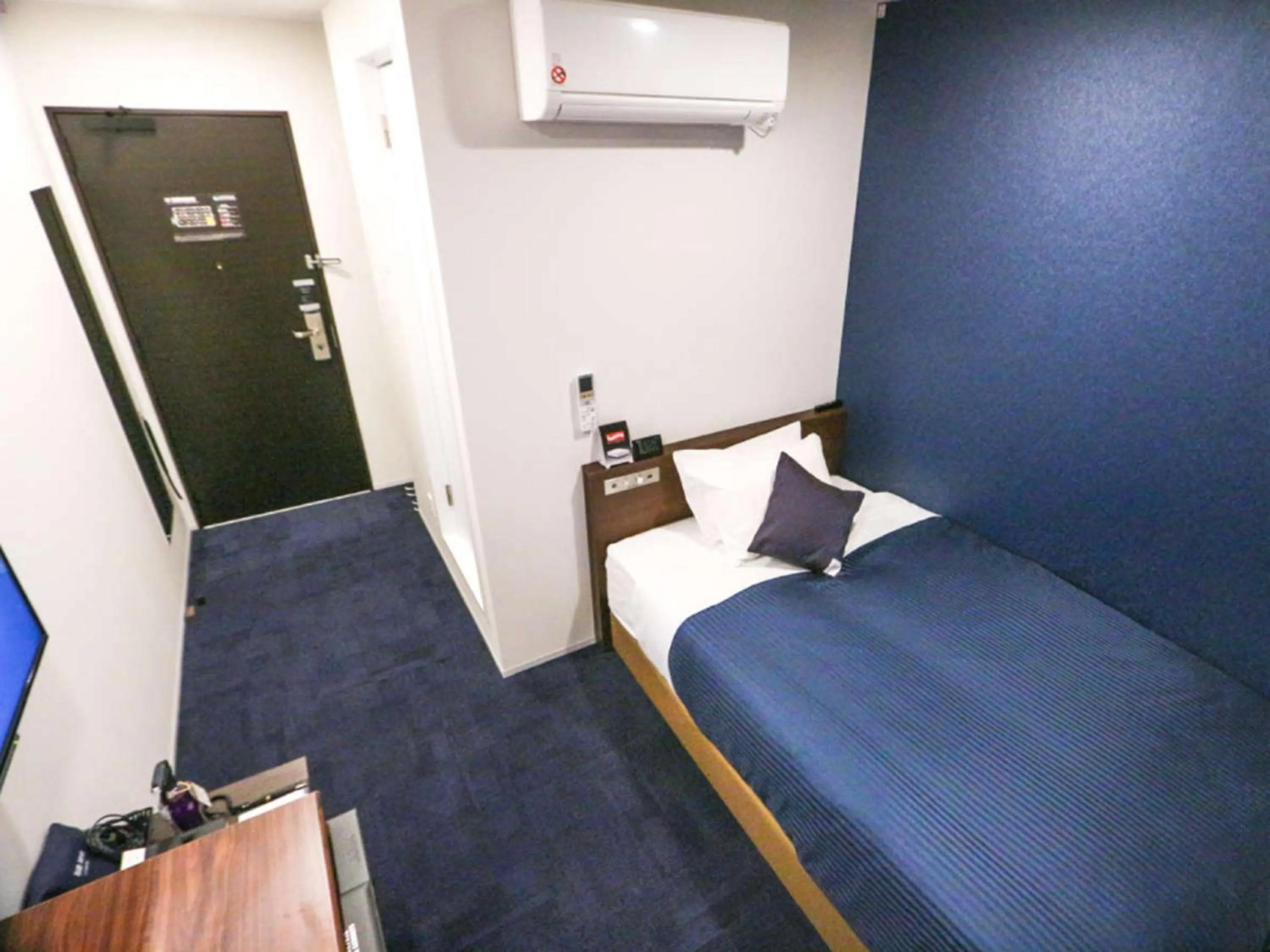 Double Room with Small Double Bed - single occupancy - Smoking in HOTEL LiVEMAX Nigata Nagaoka Station