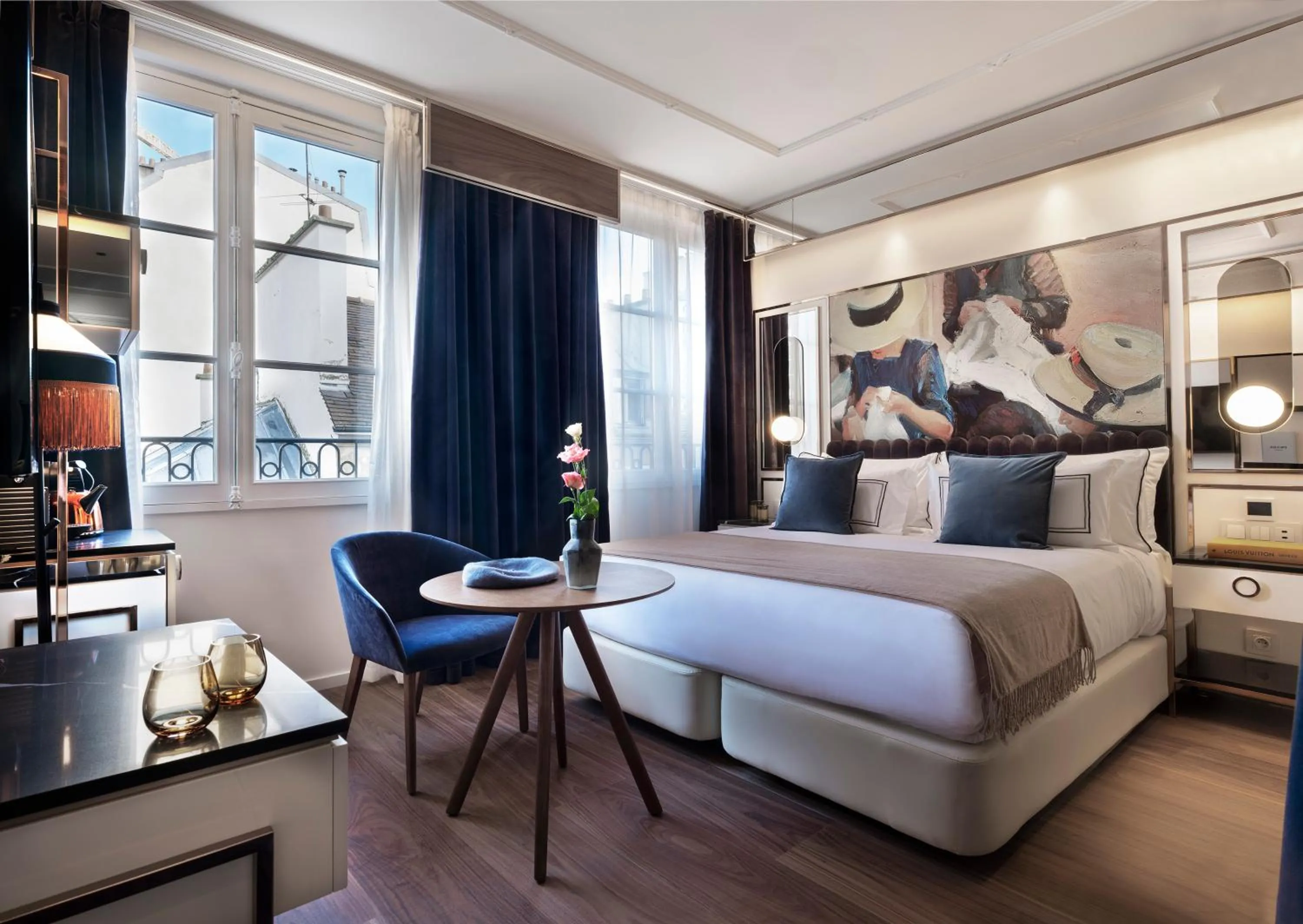 Deluxe Room with Glimpses of Noter Dame in Maison Colbert Meliá Collection