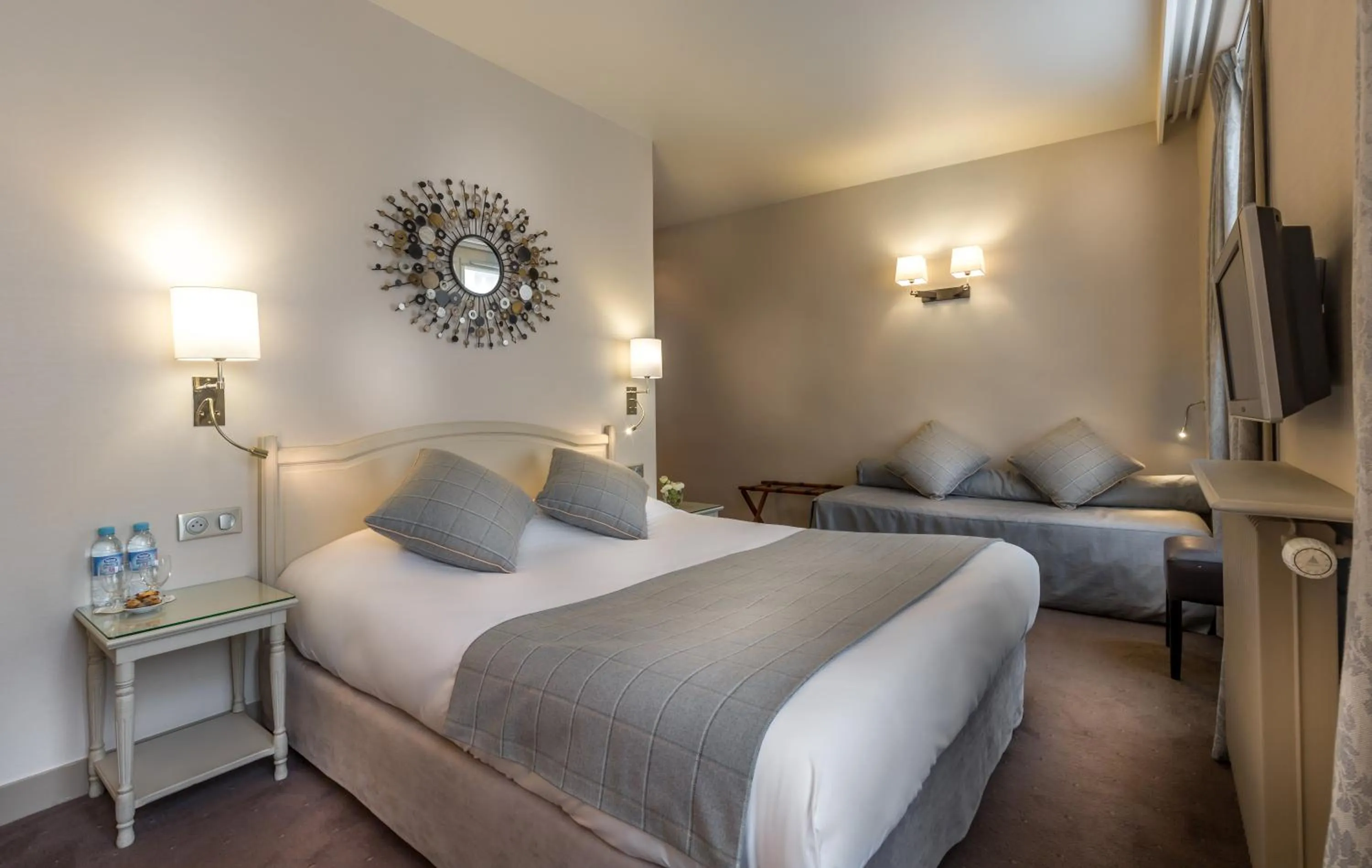 Triple Room in Hôtel La Résidence du Berry