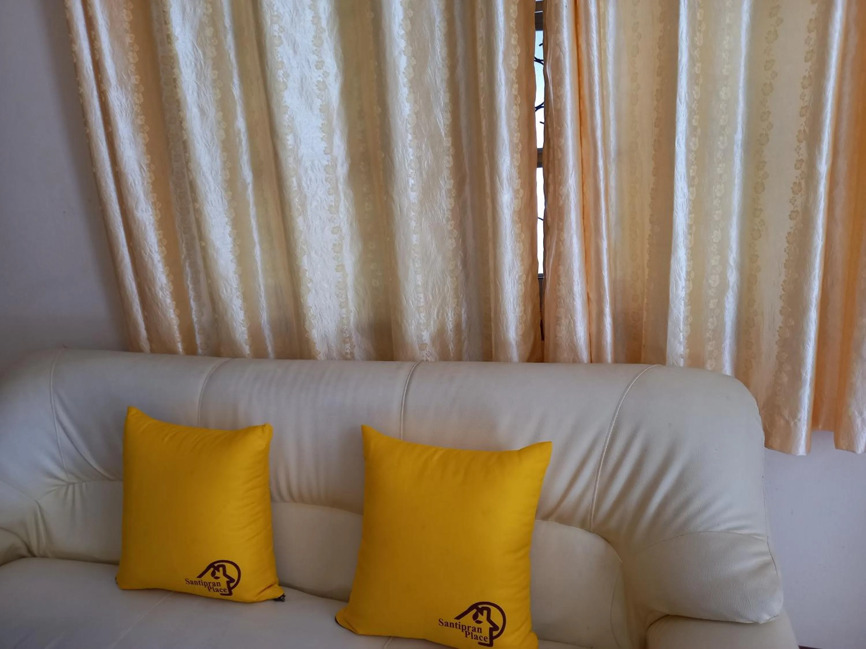 Superior Double Room in Santipran Place