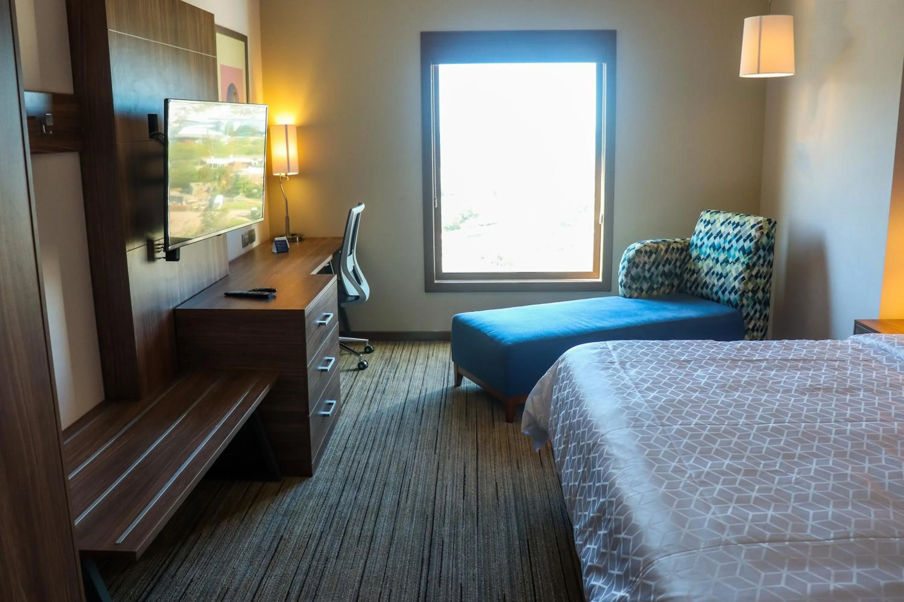 Standard King Room with Pool View in Holiday Inn Express Guaymas by IHG