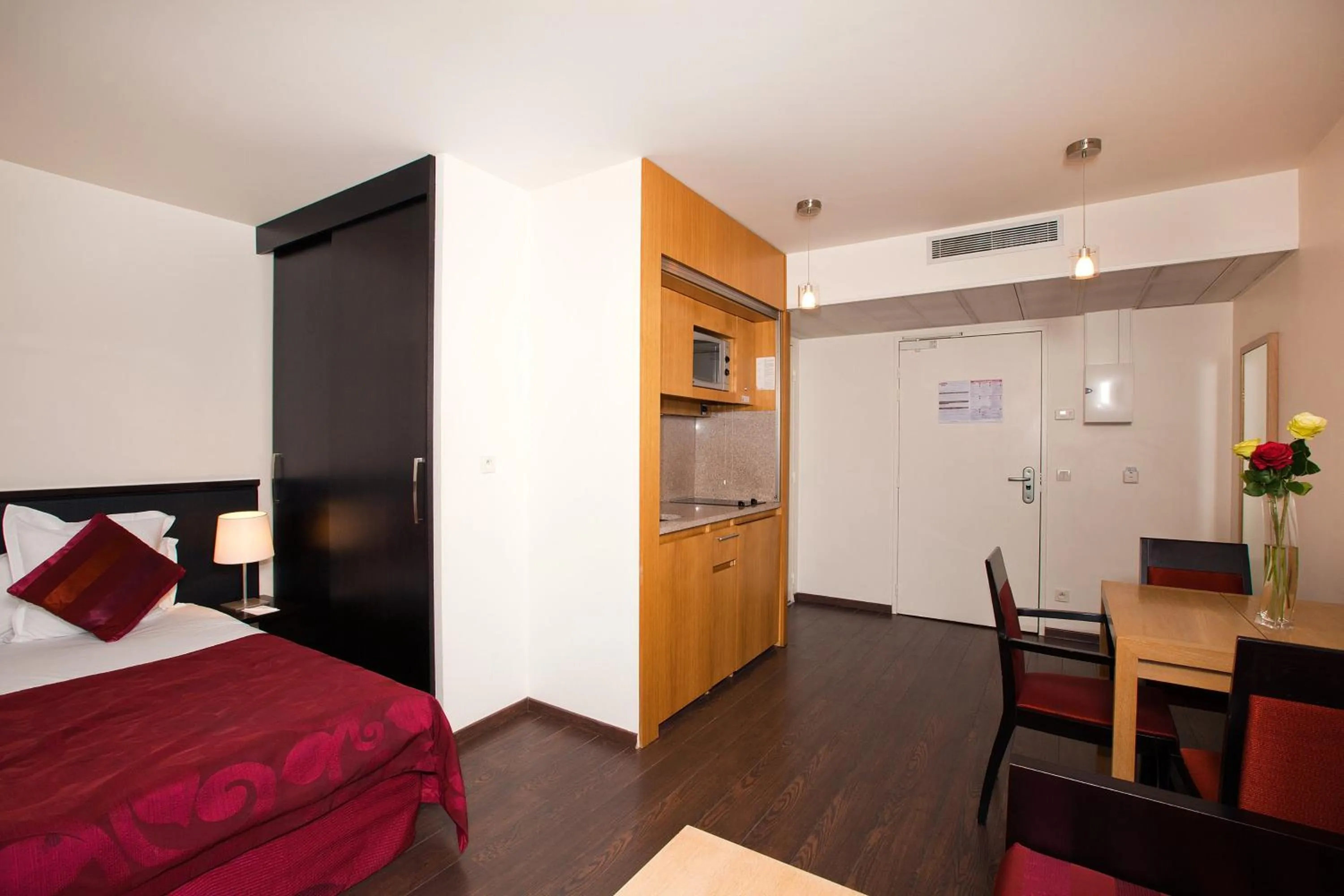 Studio (2 People) in Residhome Val d'Europe