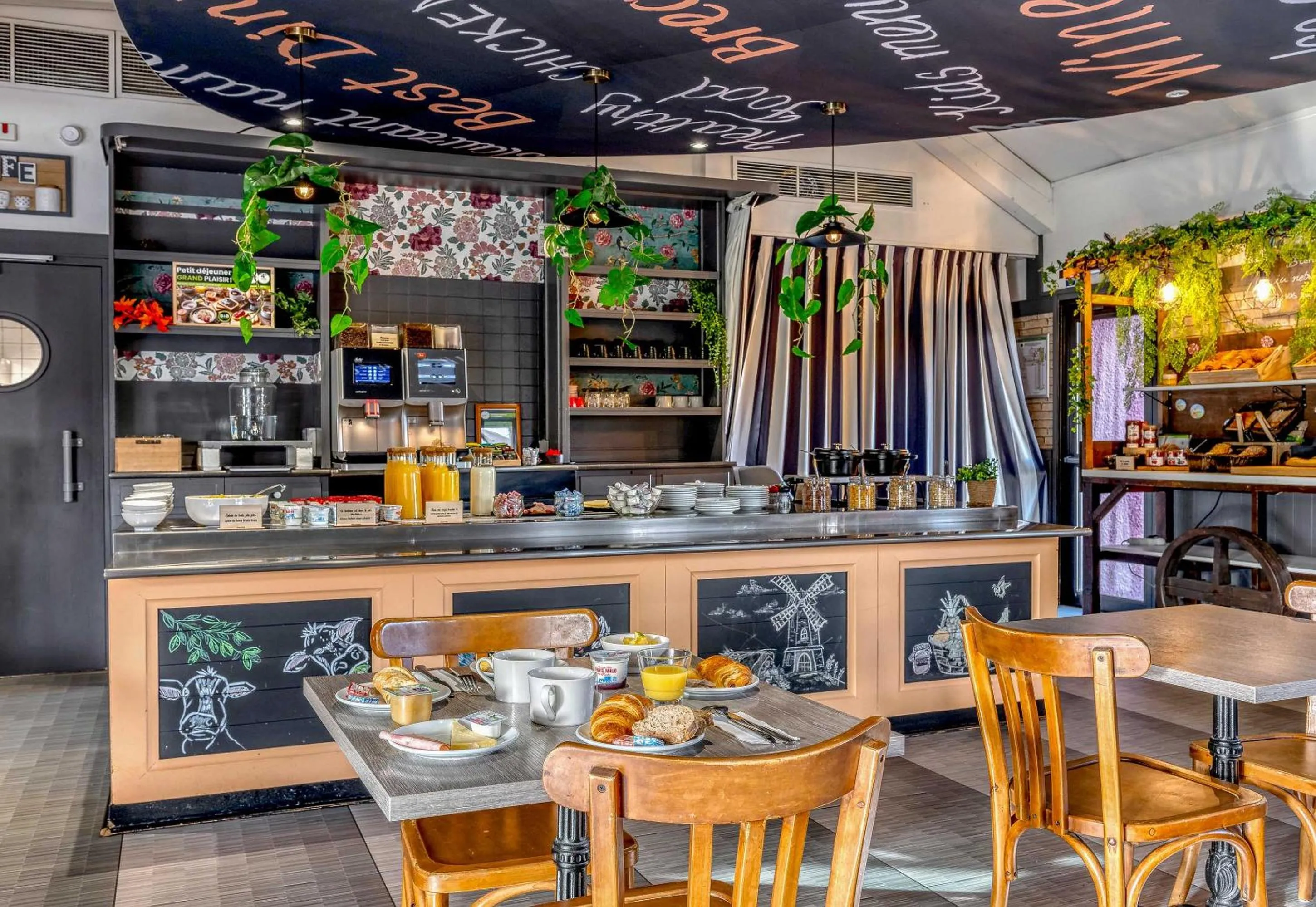 Twin Room in ibis Bordeaux Mérignac