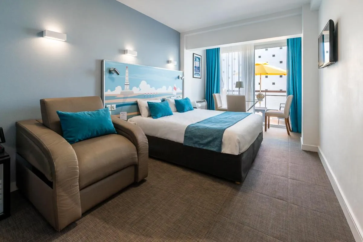 Family Room with Sofa Bed and Terrace - Sea View in Best Western Hôtel Royan Océan