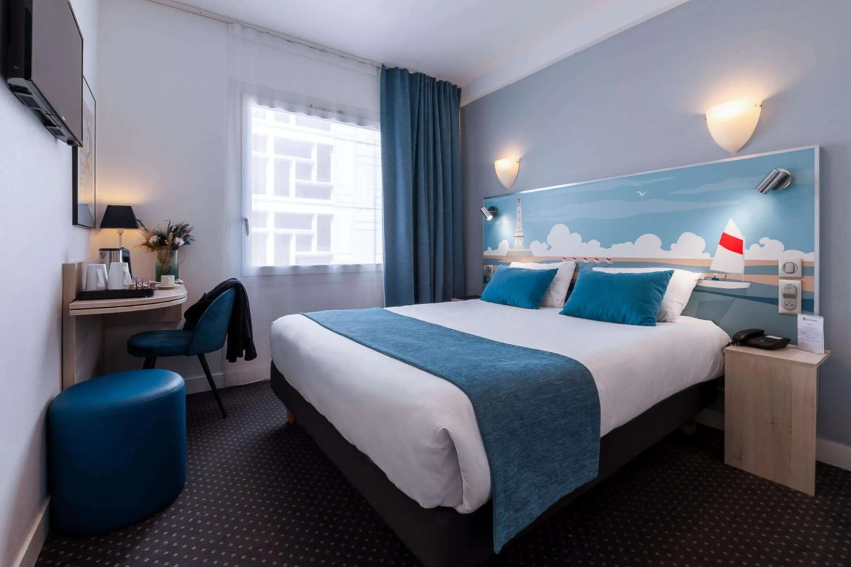 Small Double Room Courtyard Side in Best Western Hôtel Royan Océan