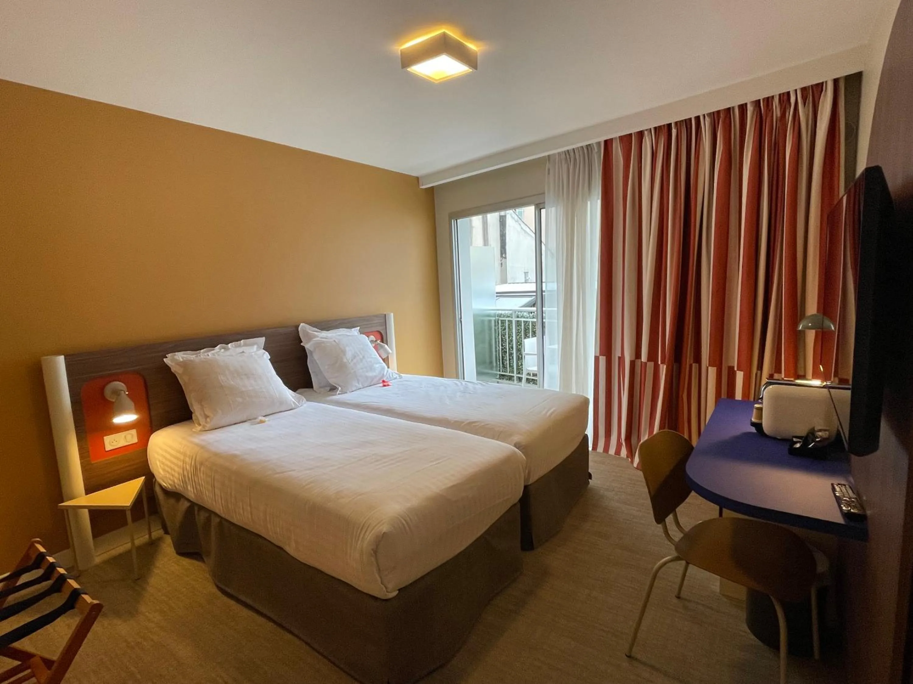 Prestige Twin Room in Hotel Abrial