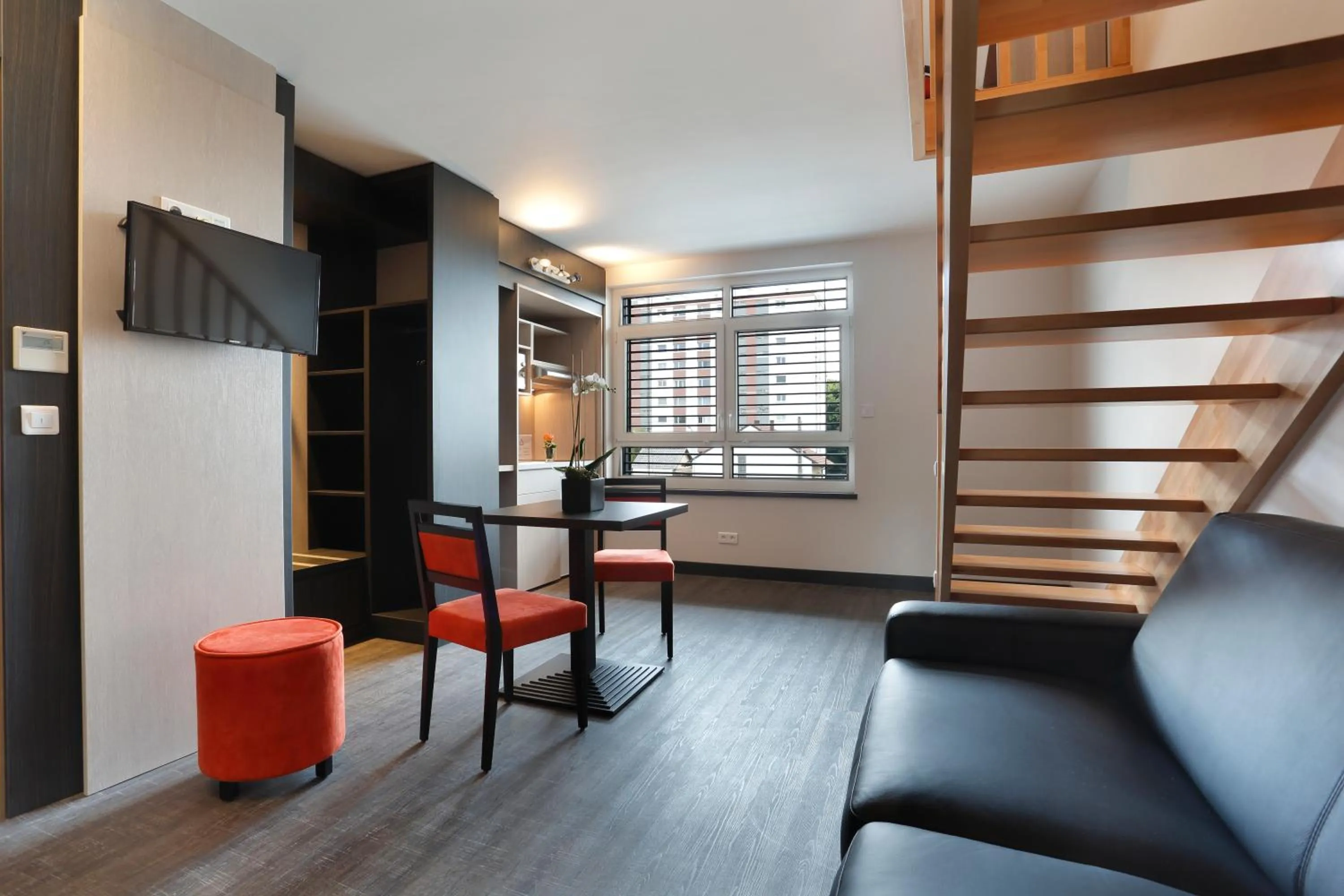 Duplex Apartment with Kitchen in The Originals Boutique, Hôtel-Restaurant d'Alsace, Strasbourg Sud
