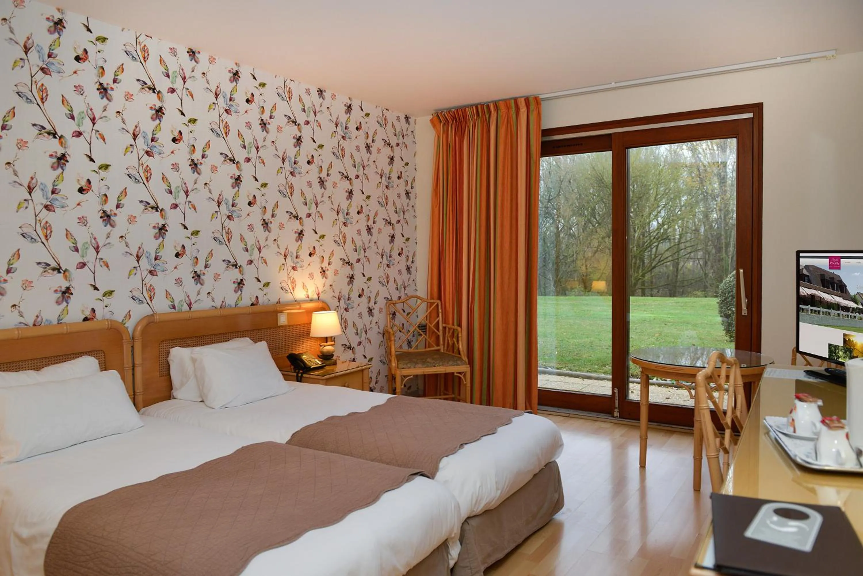 Superior Twin Room in Logis Le Relais De Pouilly