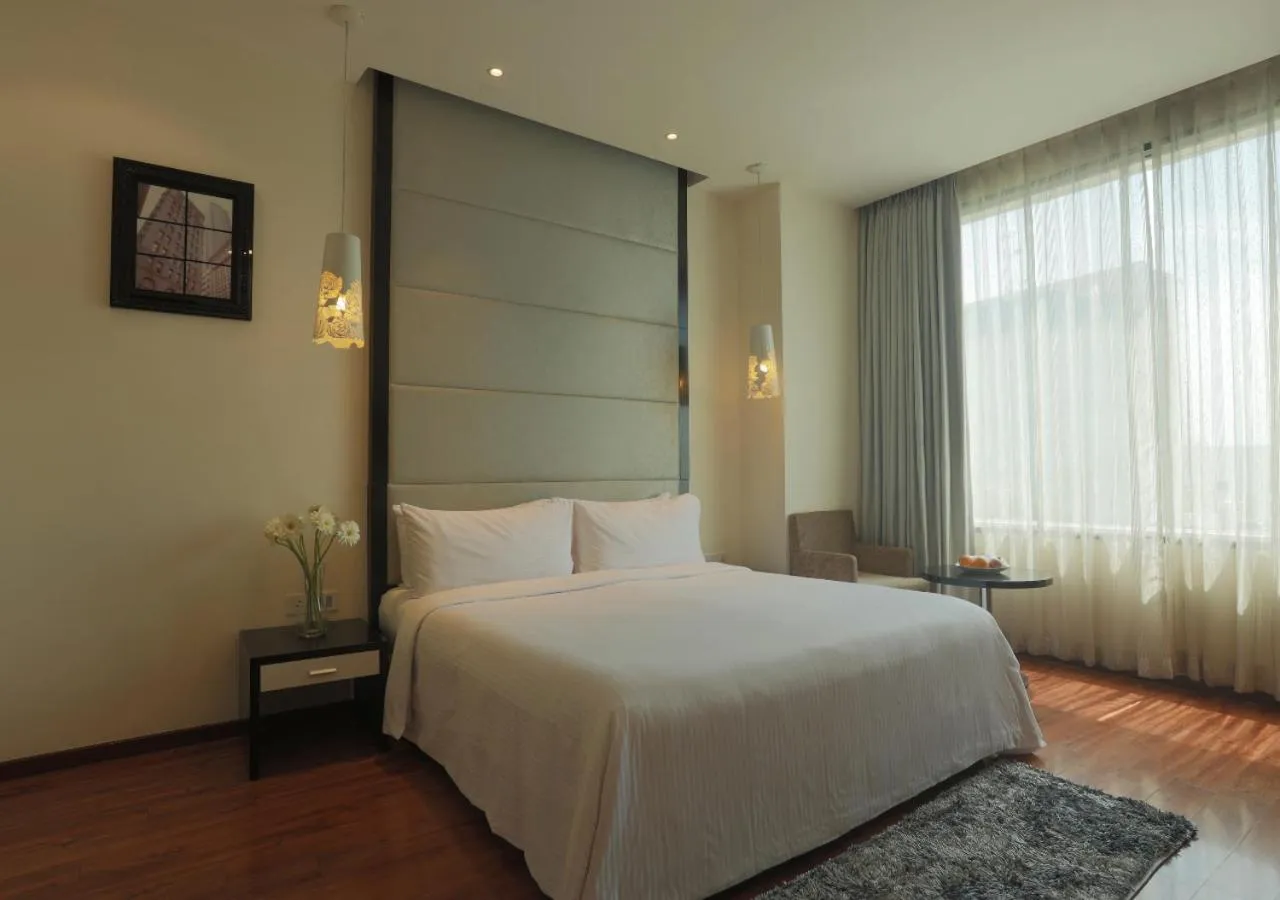 Deluxe Suite - single occupancy in E Hotel