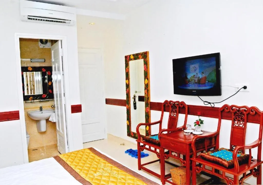 Deluxe Double Room in HOANG THANH THUY AIRPORT HOTEL 1 - Gần Ẩm Thực Đêm Chợ Hoàng Hoa Thám