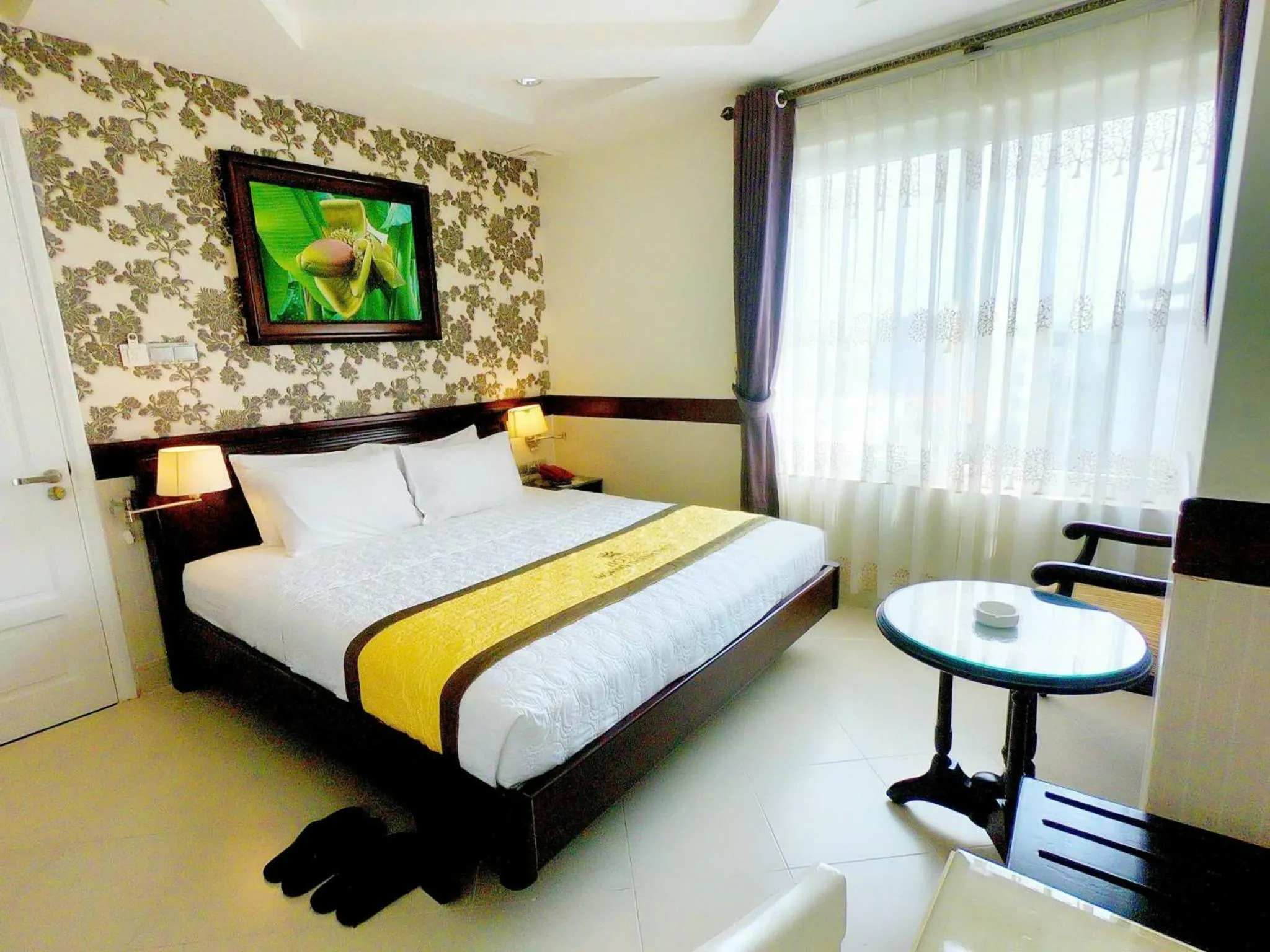 Deluxe Double Room in HOANG THANH THUY AIRPORT HOTEL 2 - Gần Ẩm Thực Đêm Chợ Hoàng Hoa Thám