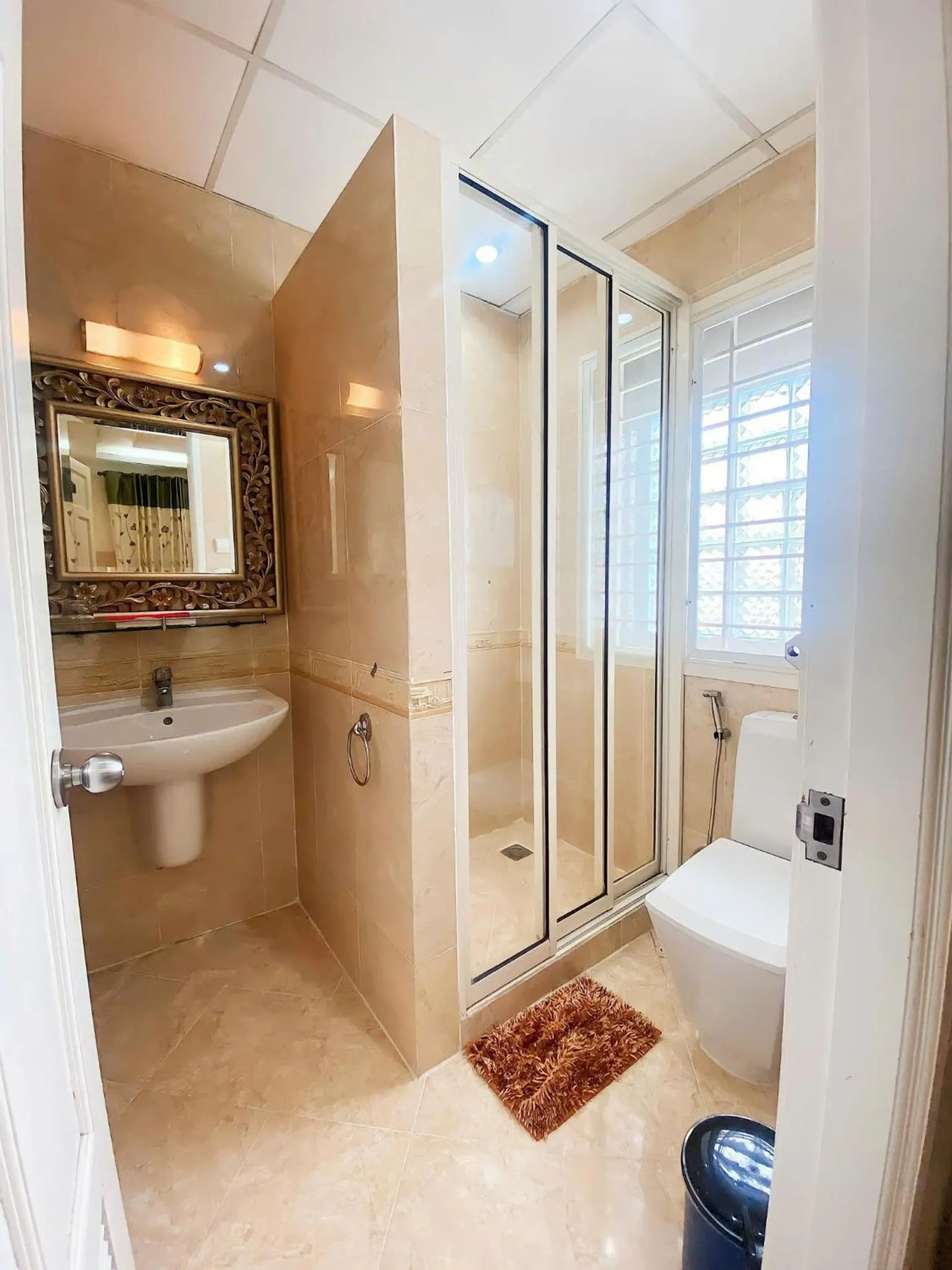 Queen Room in HOANG THANH THUY AIRPORT HOTEL 2 - Gần Ẩm Thực Đêm Chợ Hoàng Hoa Thám