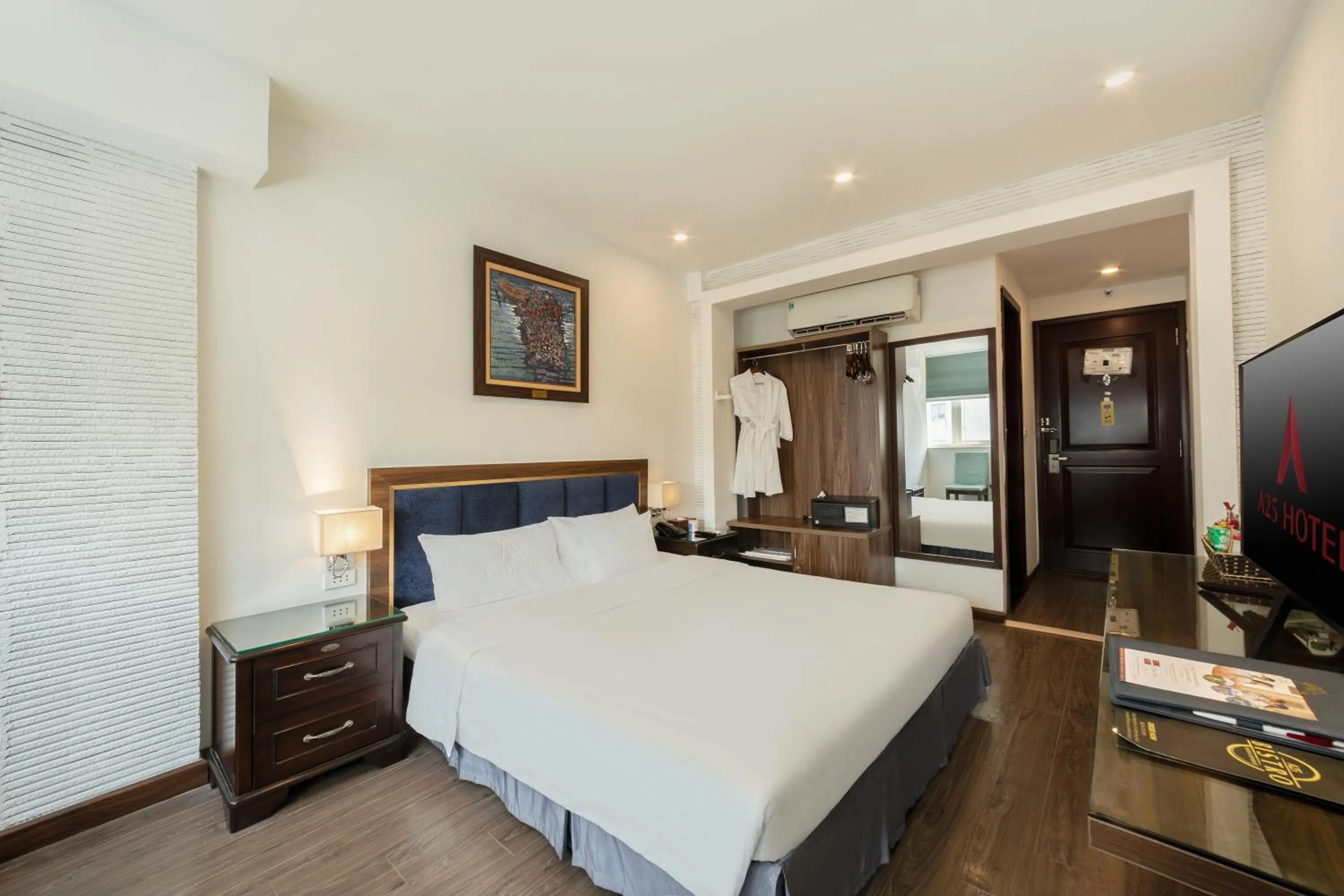 Deluxe Double Room in A25 Hotel - 88 Nguyễn Khuyến