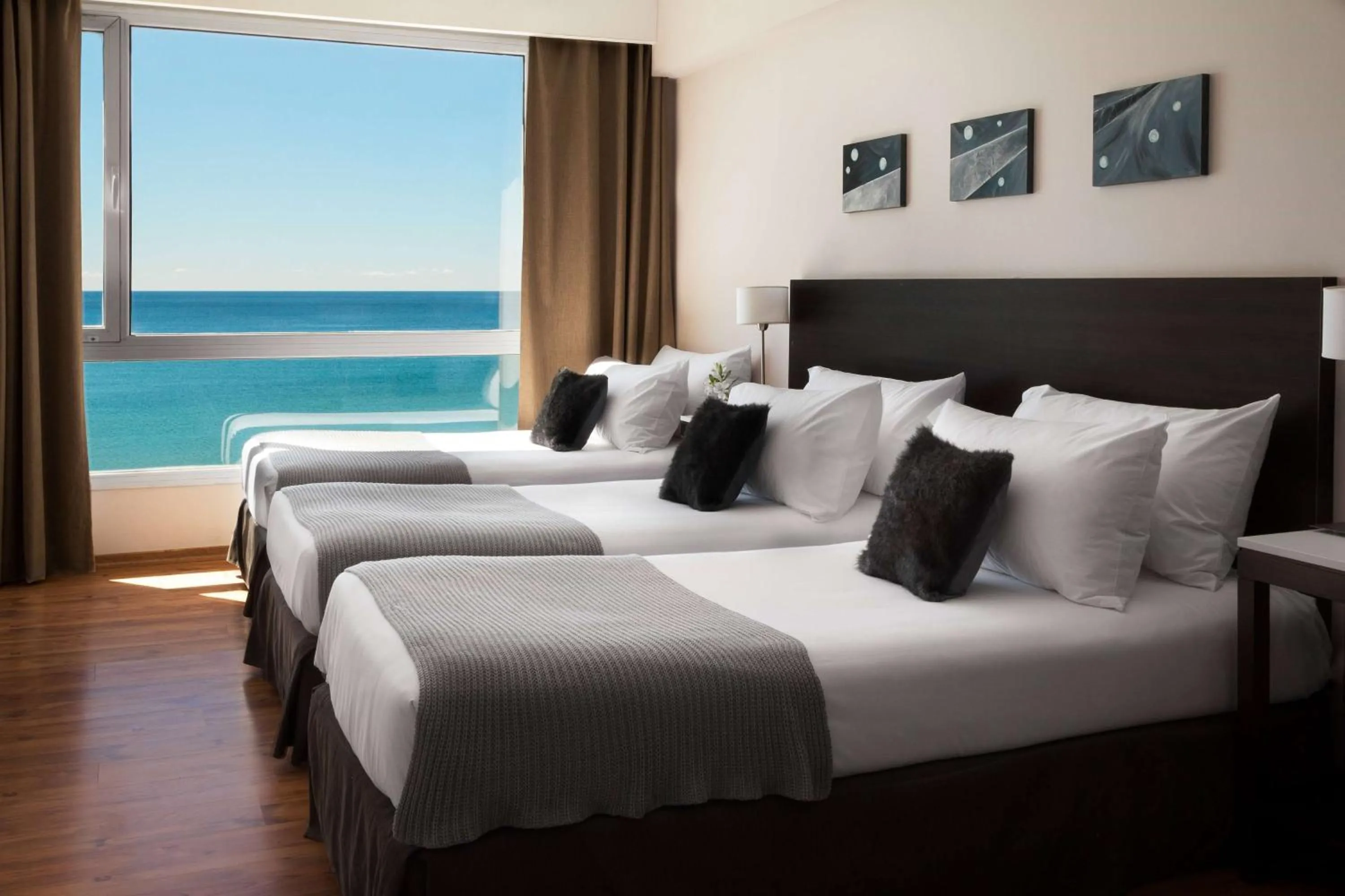 Triple Room with Ocean View - Non-Smoking in Dazzler by Wyndham Puerto Madryn