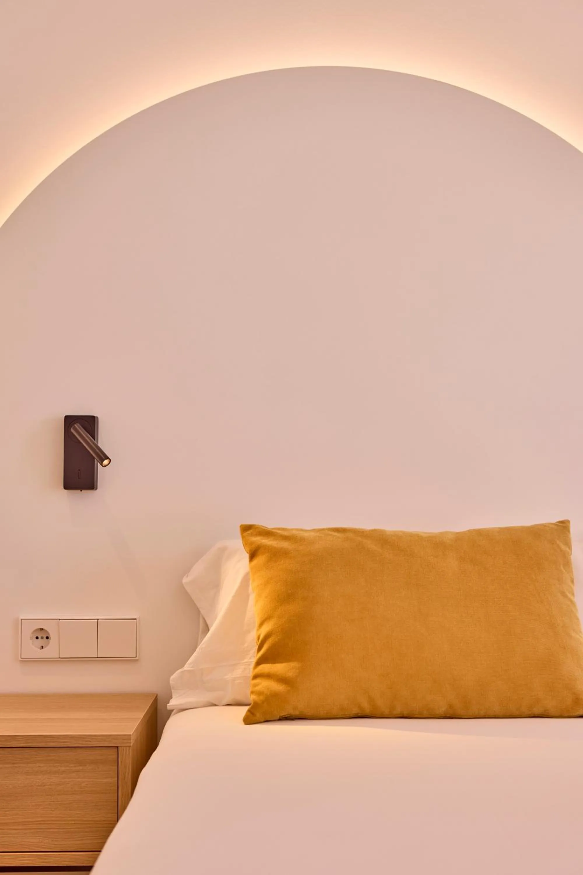 Twin Room (2 Adults + 1 Child) in Universal Hotel Bikini