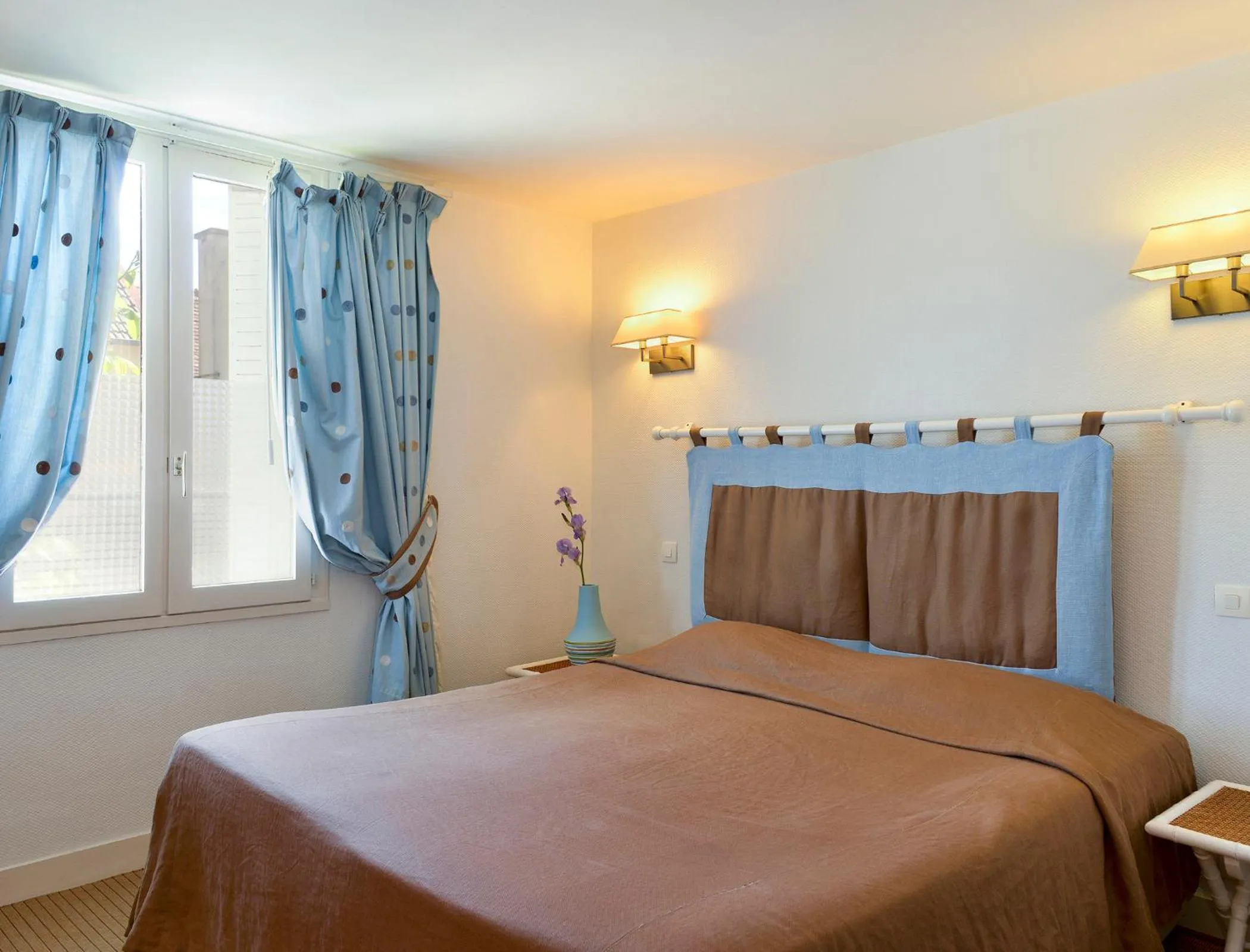 Double Room in Logis Auberge Du Centre