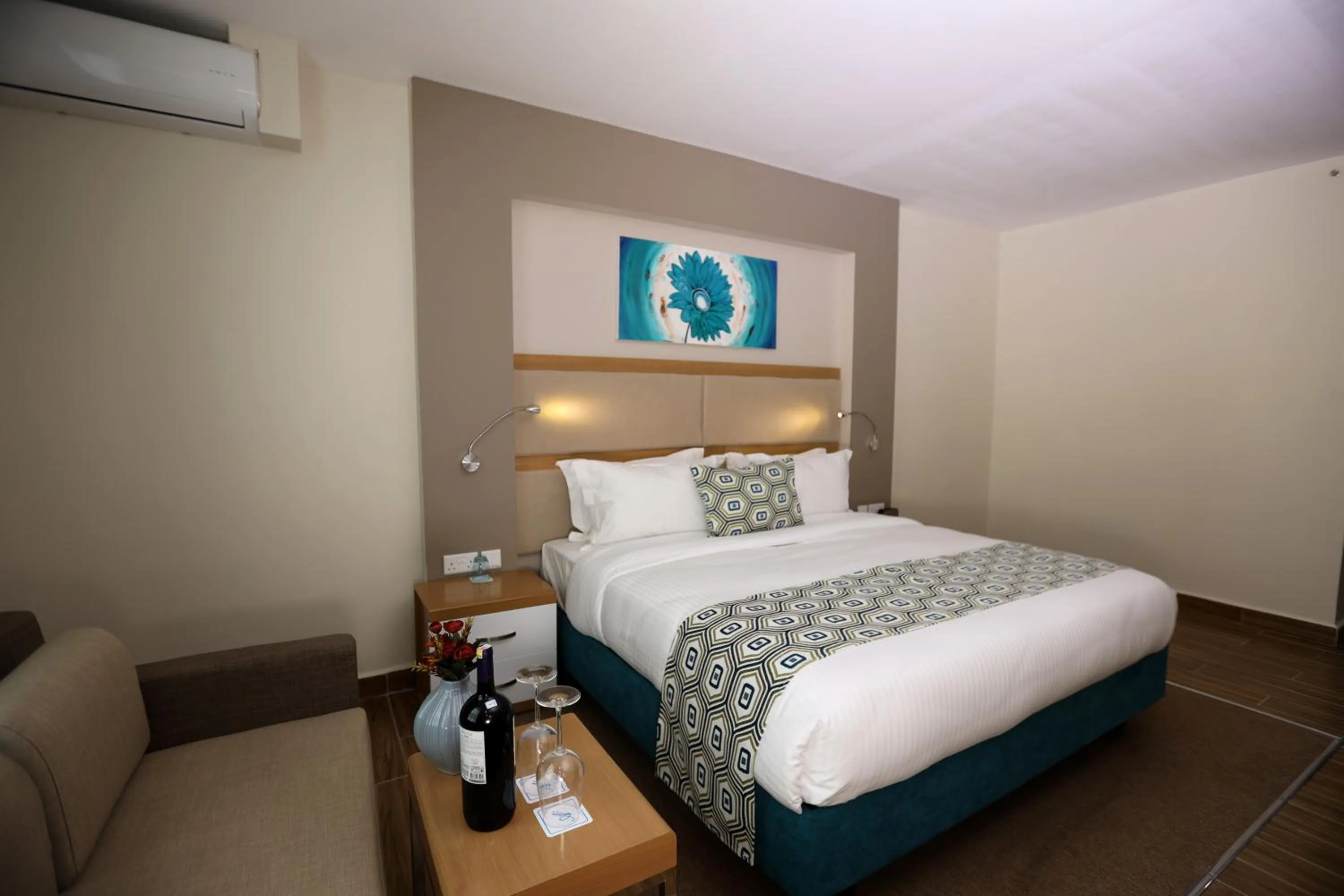 Superior King Room - single occupancy in PrideInn Plaza Nairobi Airport