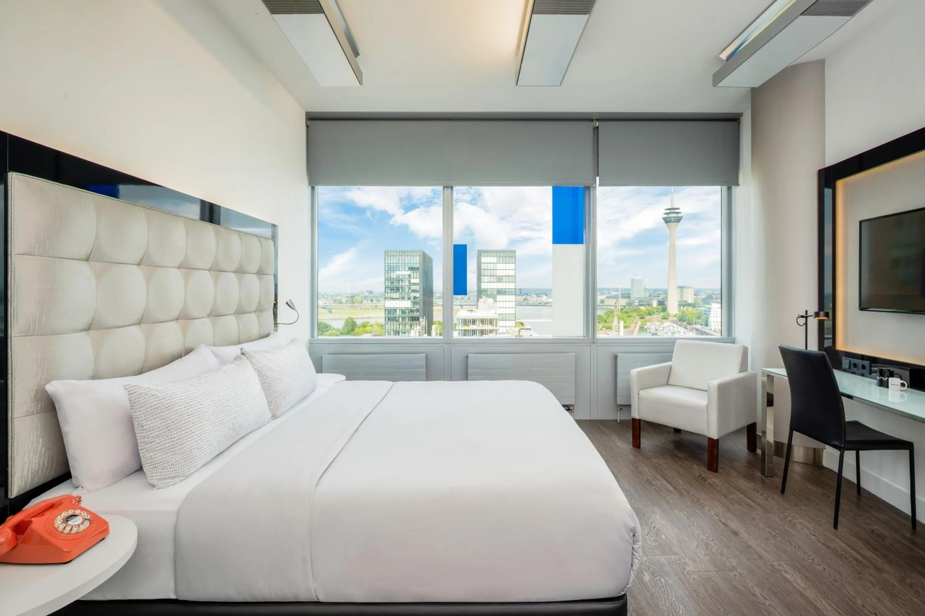 Innside Premium Double Room in INNSiDE by Meliá Düsseldorf Hafen