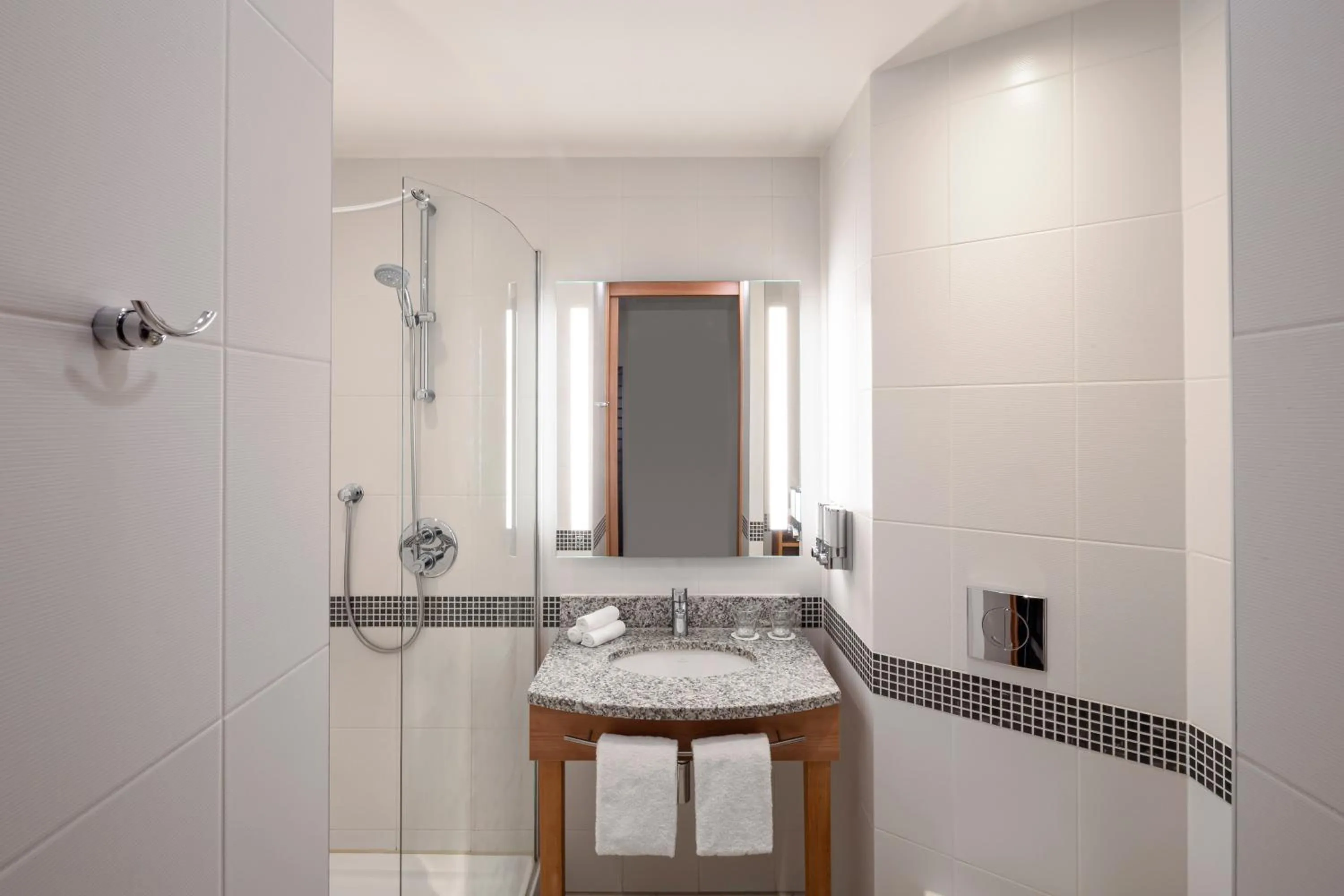 Queen Room with Sofa Bed in Hampton By Hilton Amsterdam Arena Boulevard