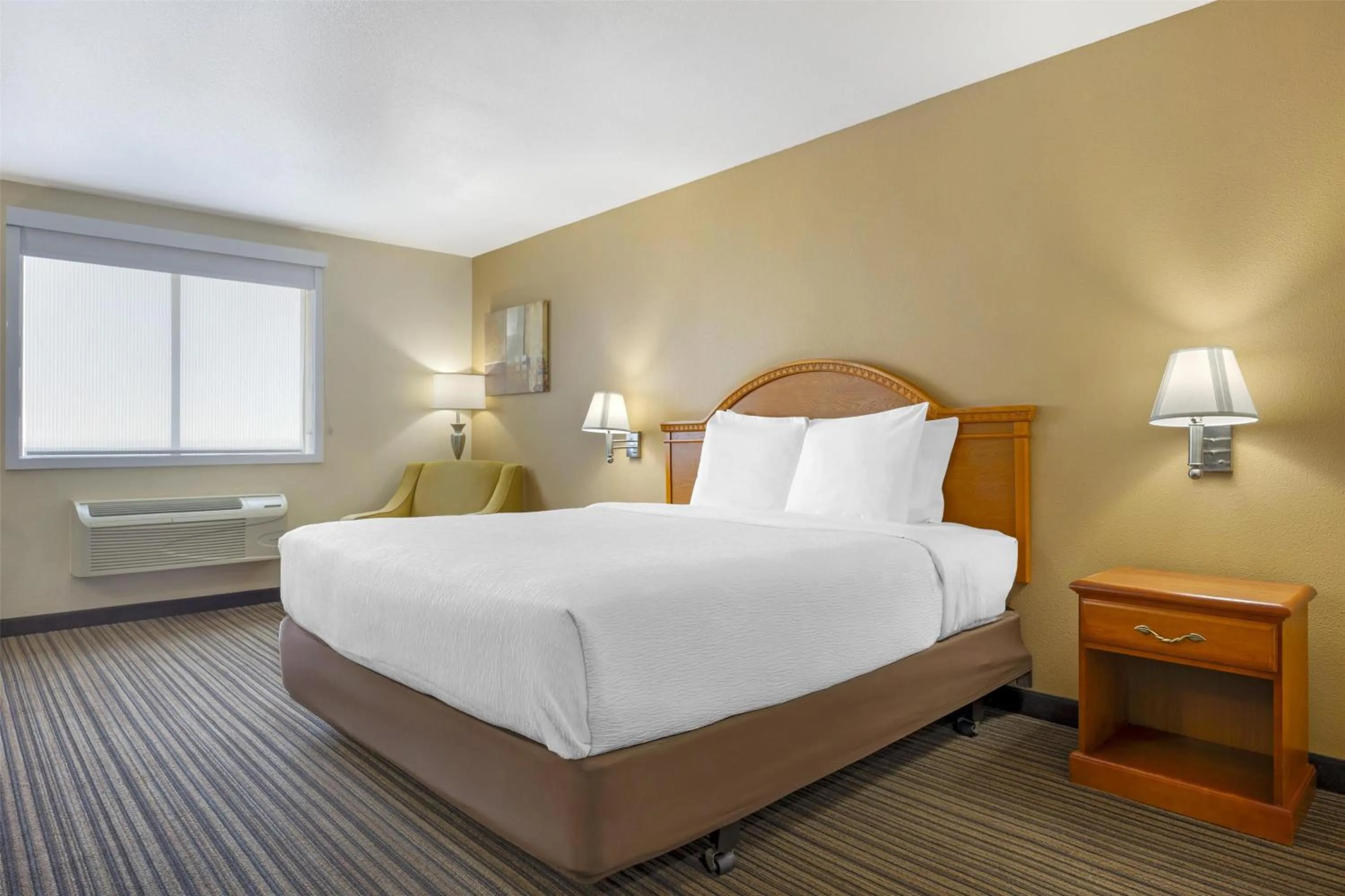 King Room - Pet Friendly/Non-Smoking in Best Western East El Paso Inn