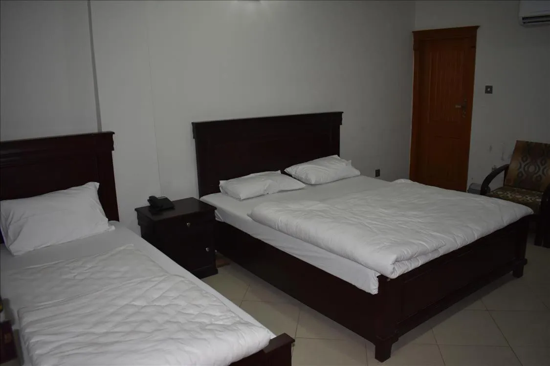 Triple Room in Hotel Kashmir Inn