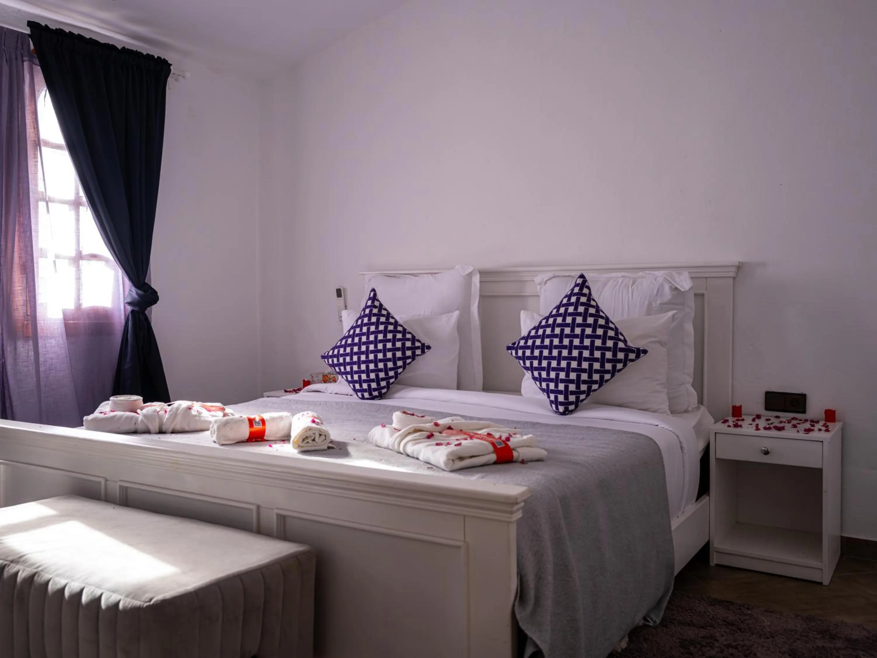 Junior Suite with Pool View in Resort Hotel El Cortijo & Spa