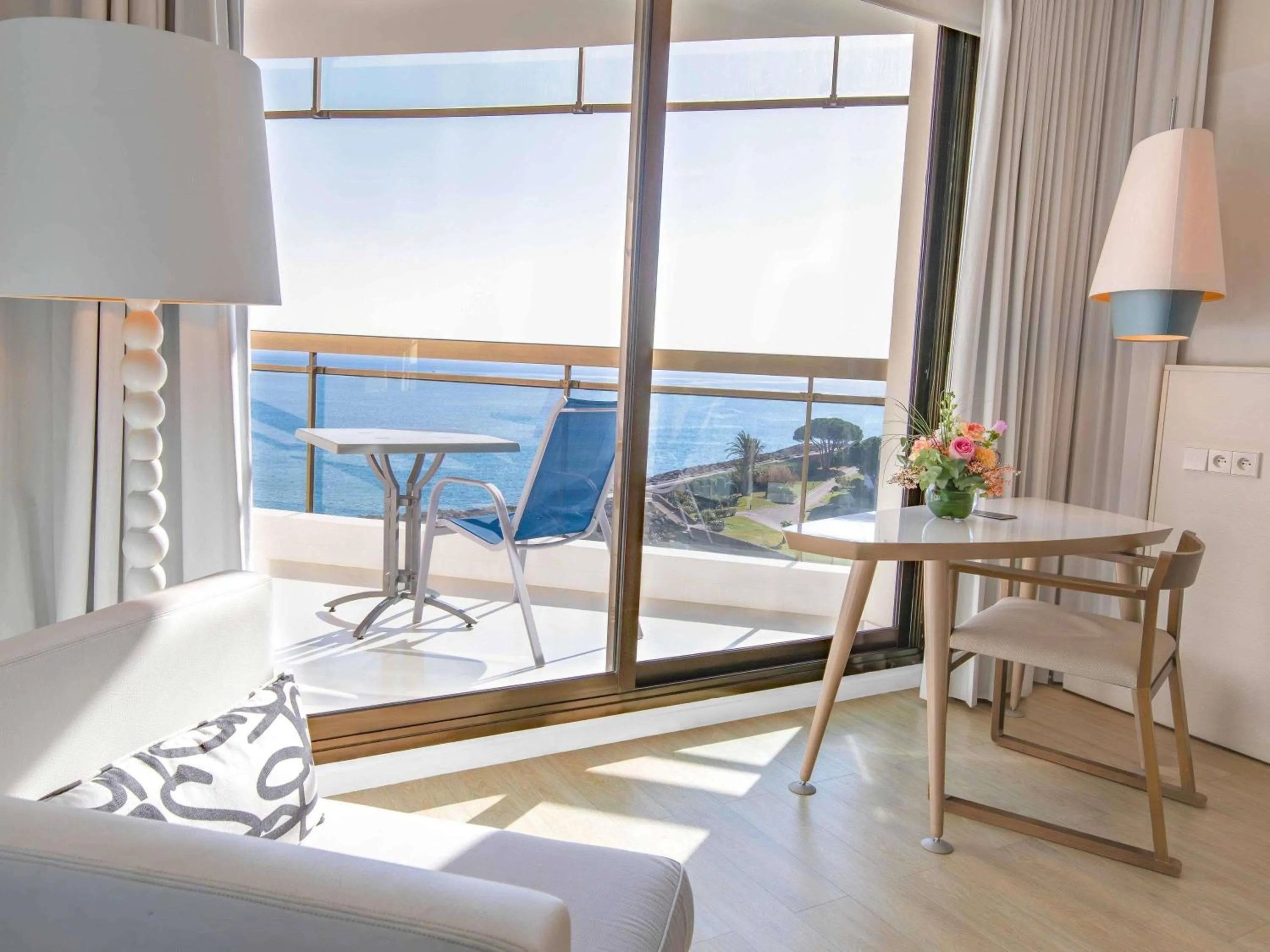 Deluxe Room with Terrace and Sea View in Pullman Cannes Mandelieu