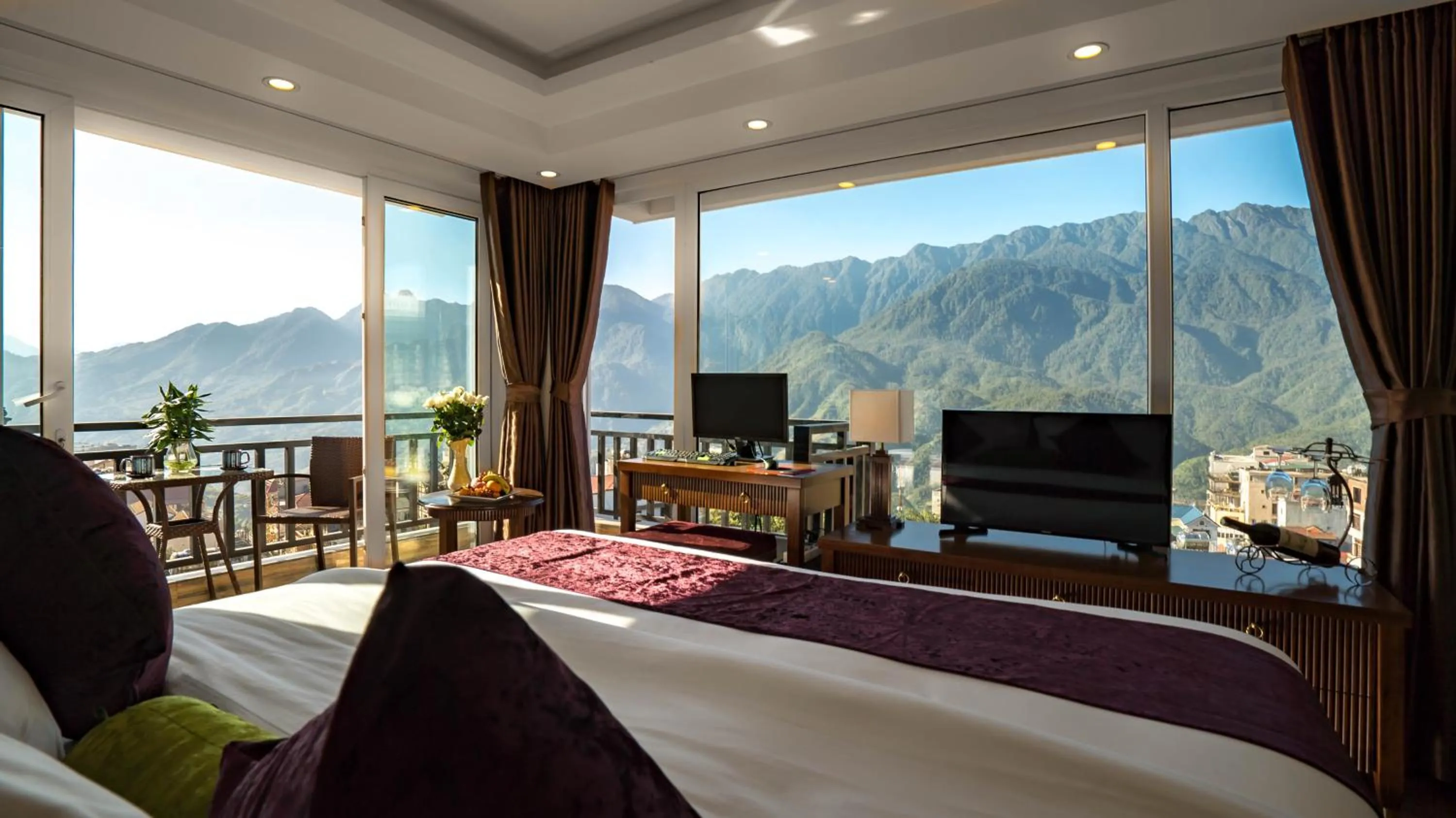 Horizon View Room with 2 Balconies in Sapa Horizon Hotel