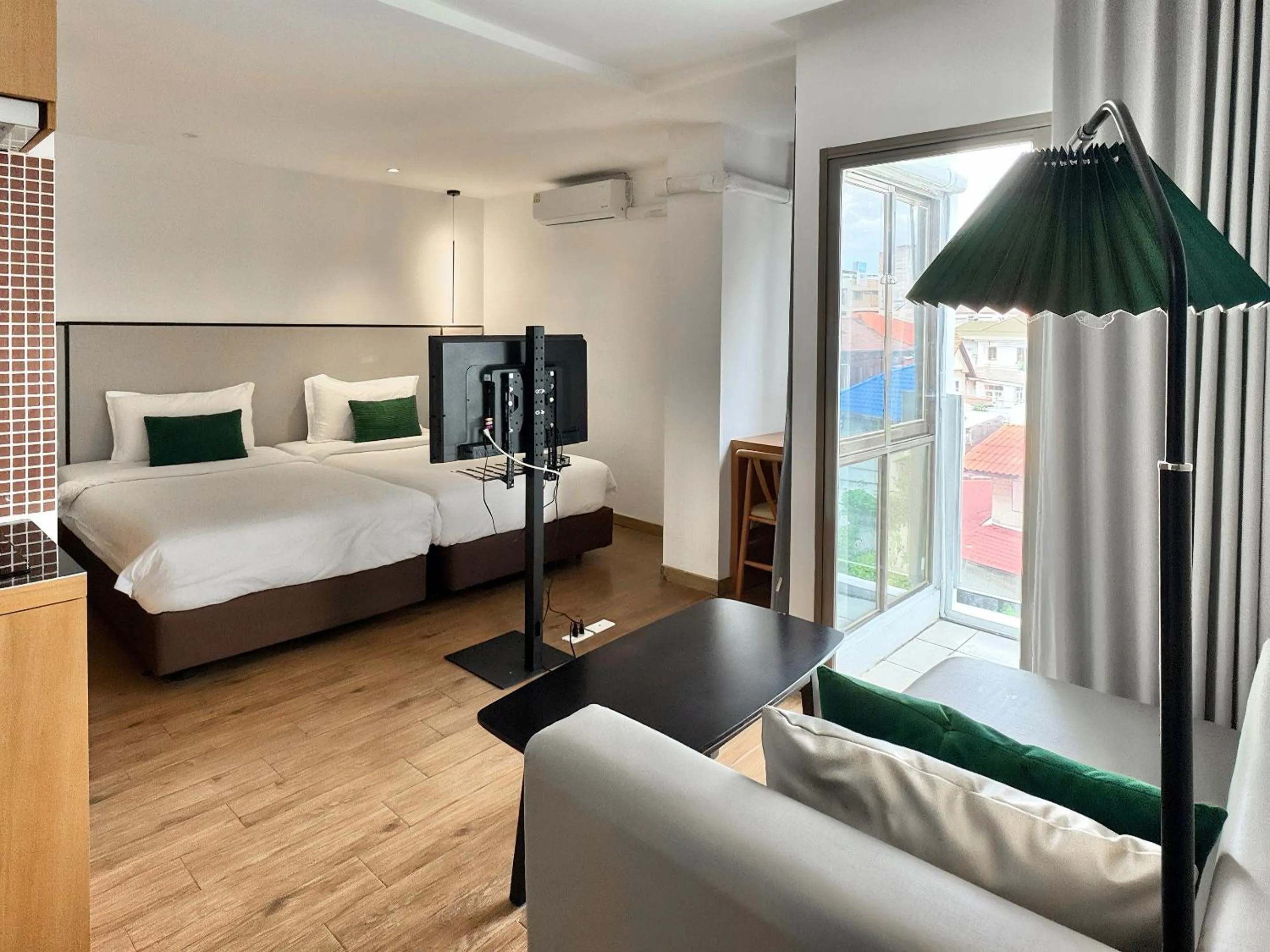 Twin Room in Pentafield City Residence