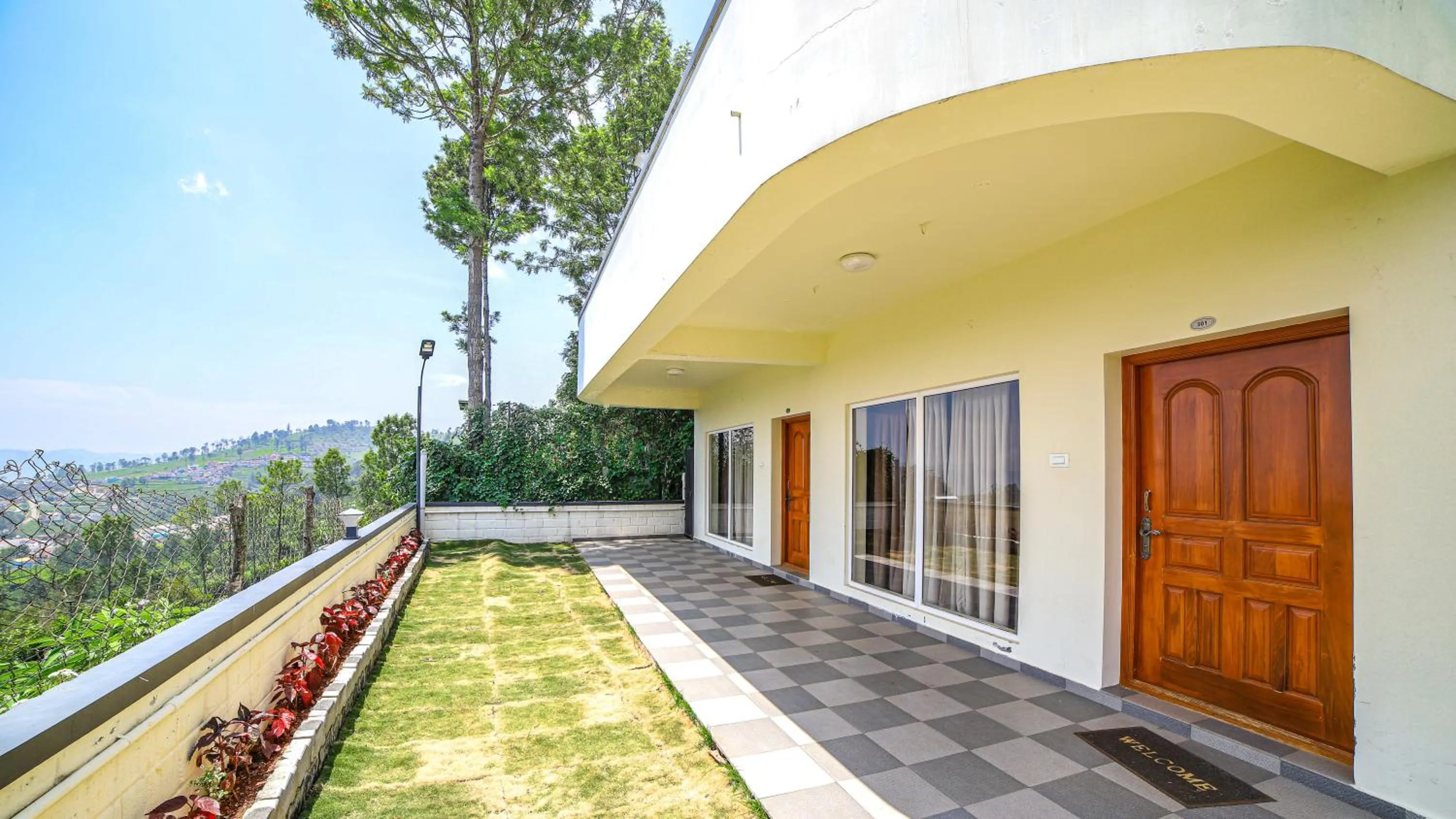 Superior King Room in Aira Residency Kothagiri by Lexstays