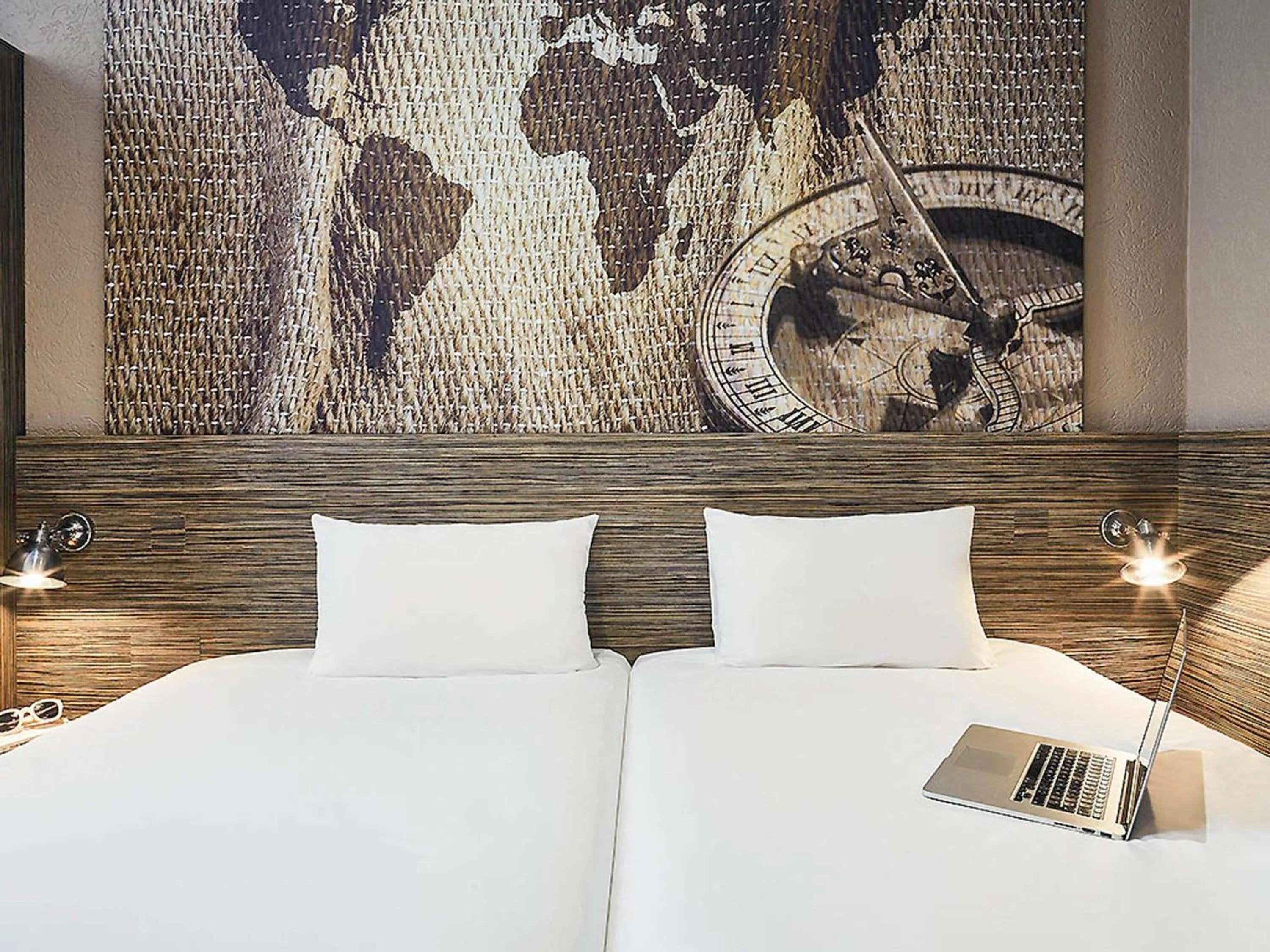 Standard Twin Room in Ibis Styles Hyères Rooftop & Spa