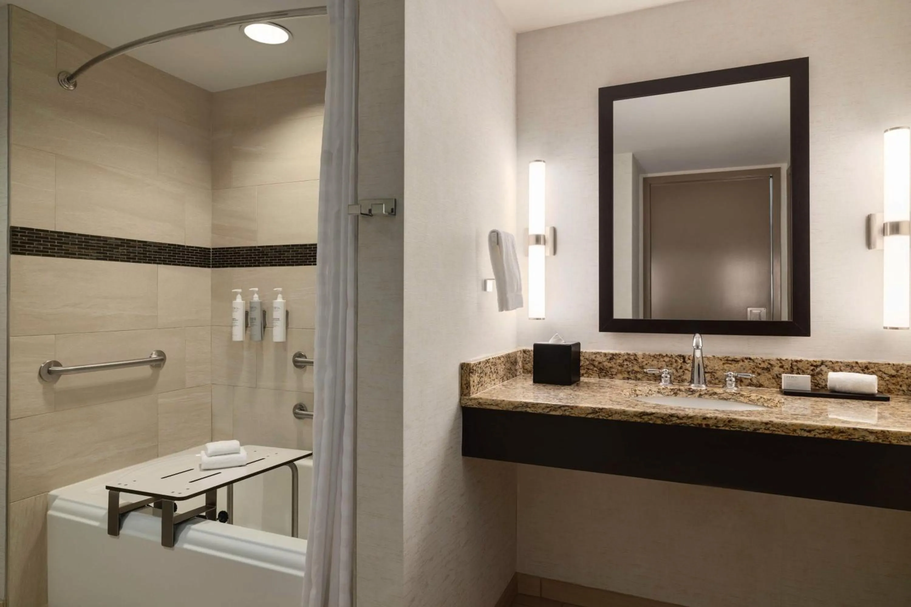 King Suite Mobility Accessible with Tub - Non-Smoking in Embassy Suites Chattanooga Hamilton Place