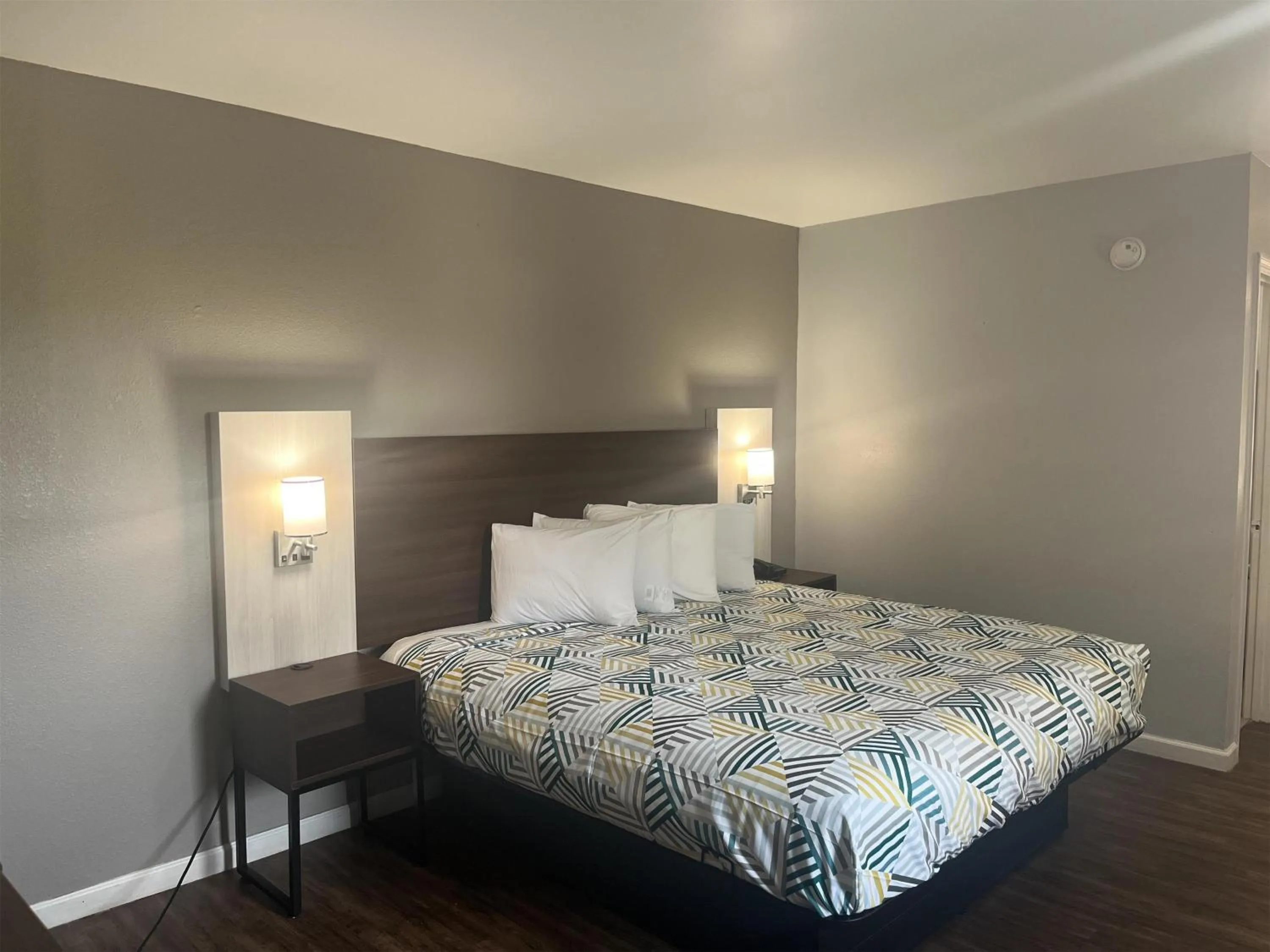 King Room - Disability Access in Motel 6 Saint George, SC – I-95