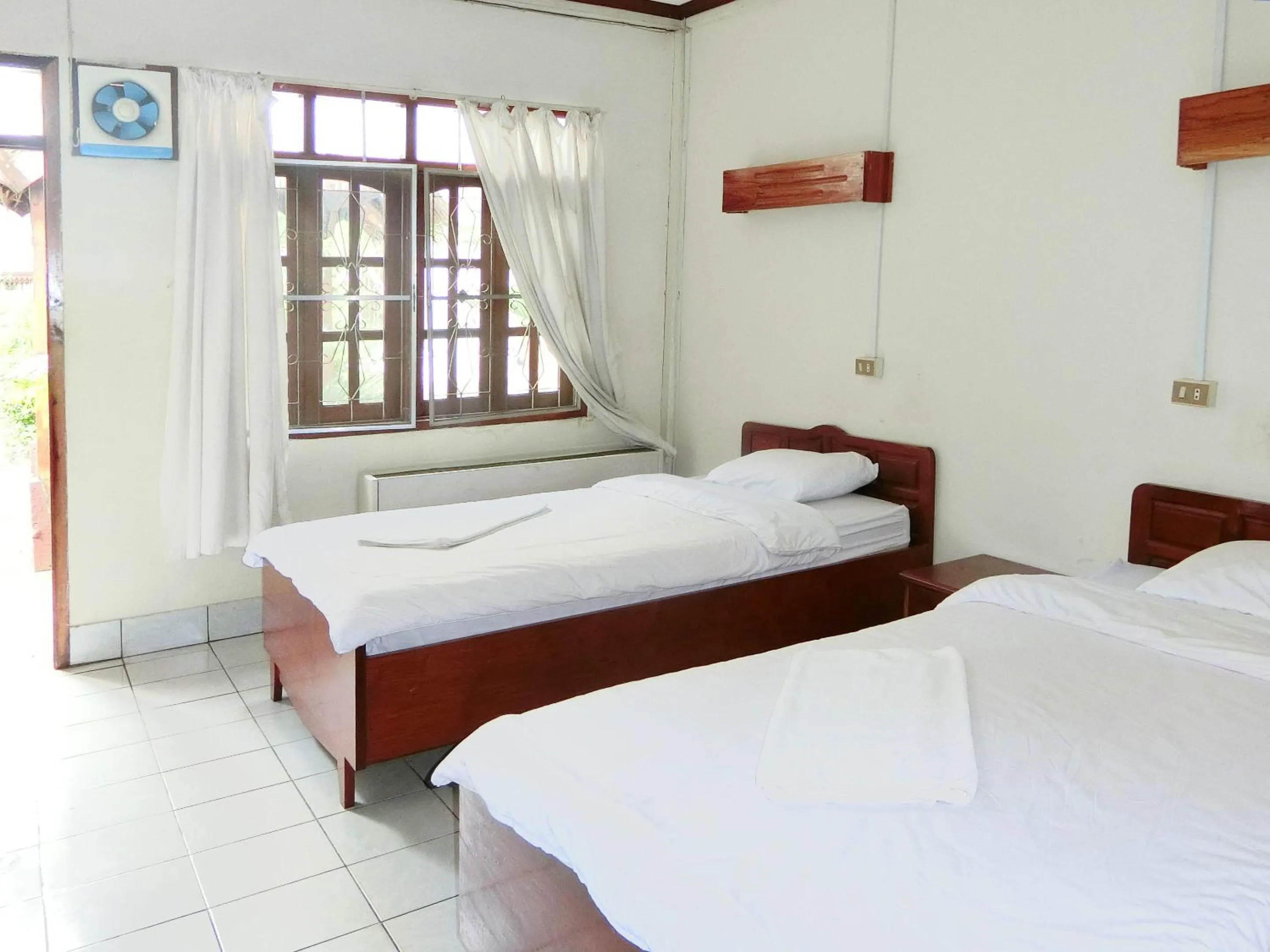 Standard Twin Room in Villa Sisavad Guesthouse