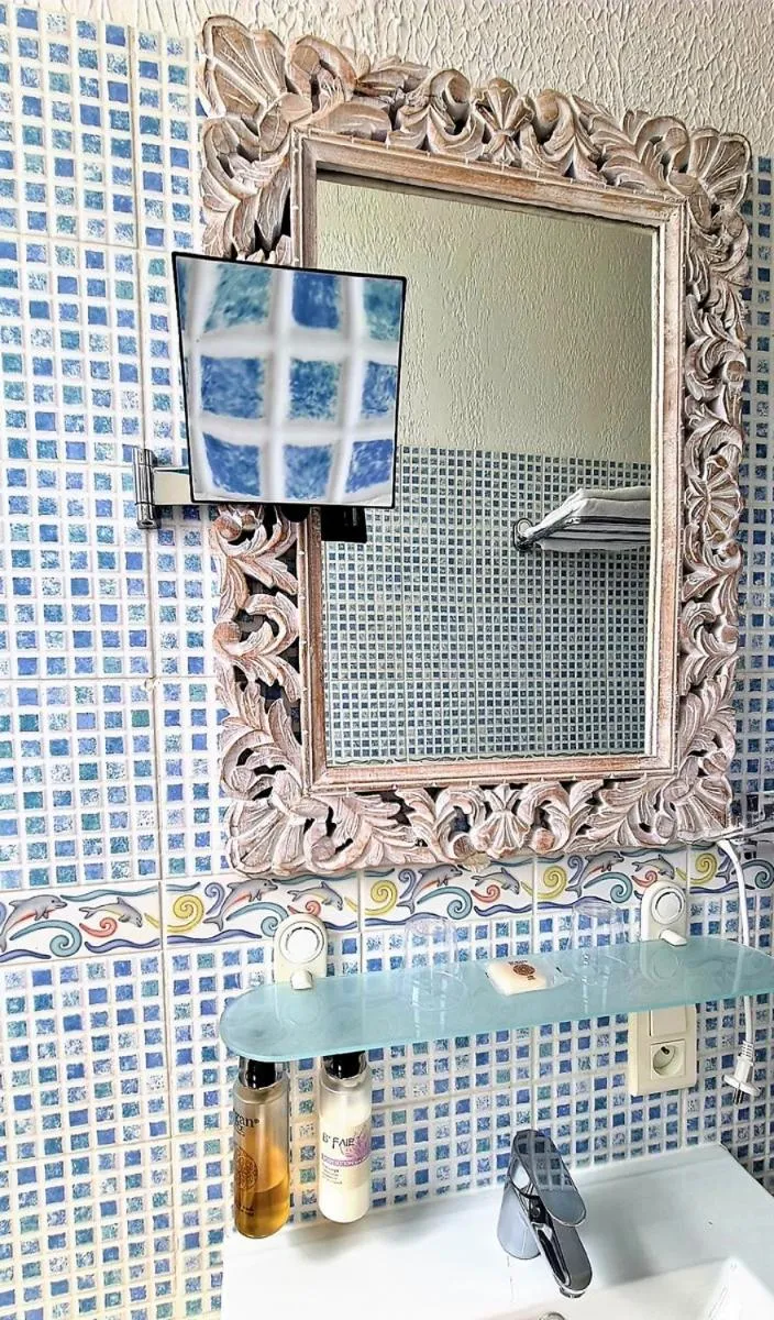 Suite in Hôtel La Villa Juan Beach