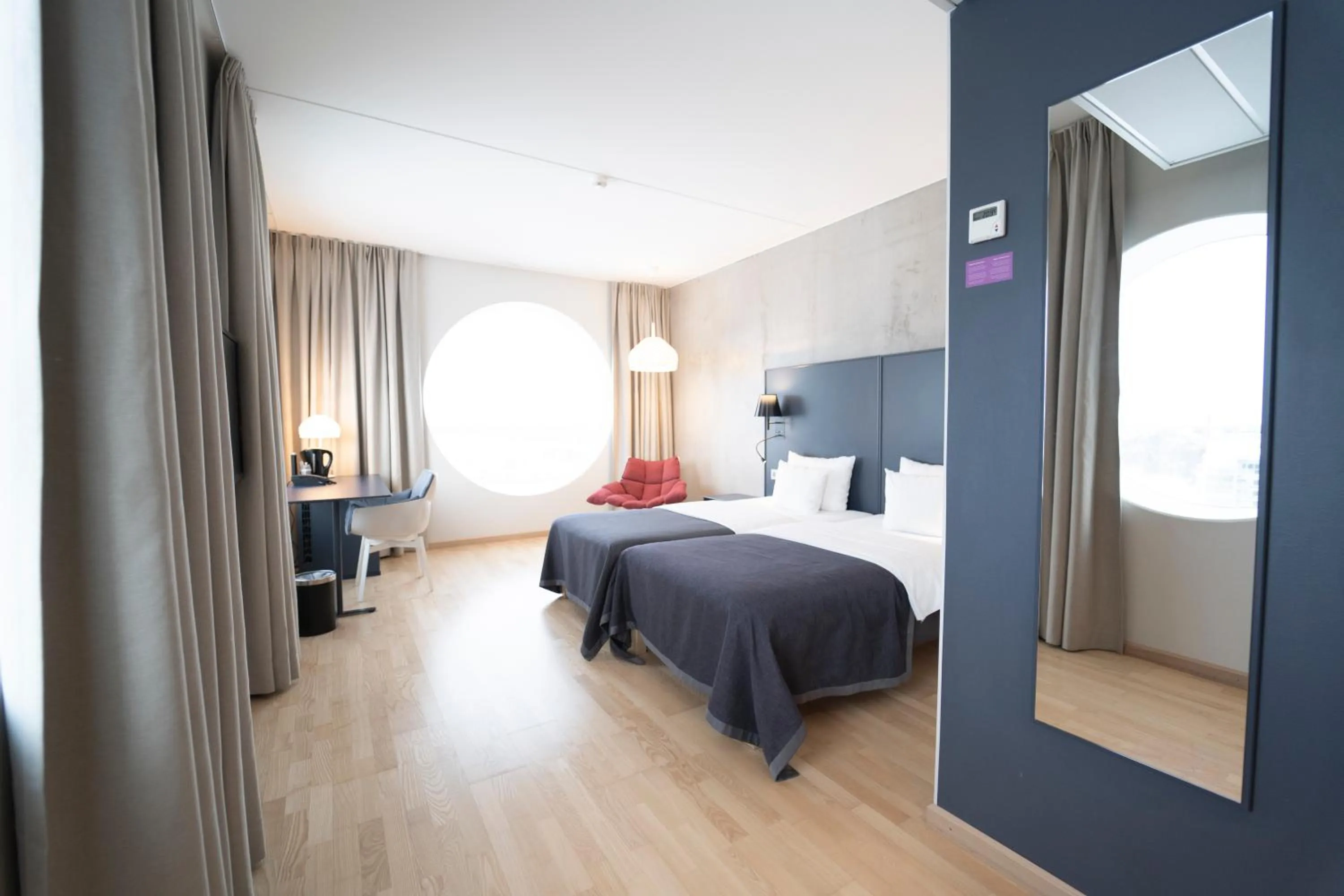 Superior King Room in Quality Hotel Strawberry Arena