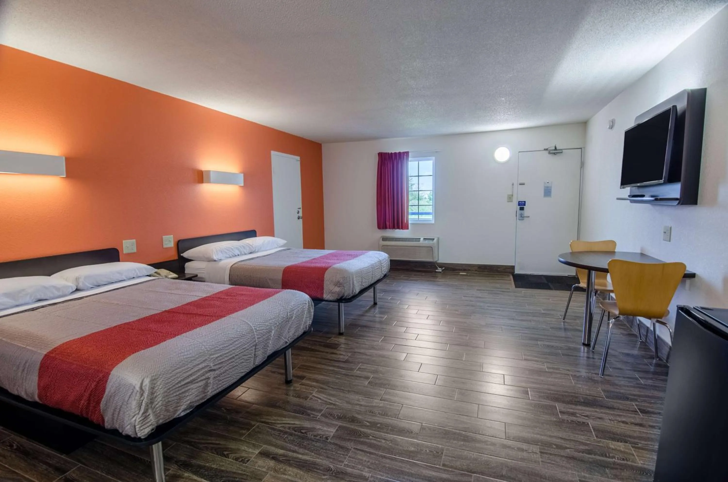 Quadruple Room - Non-Smoking in Motel 6-Staunton, VA