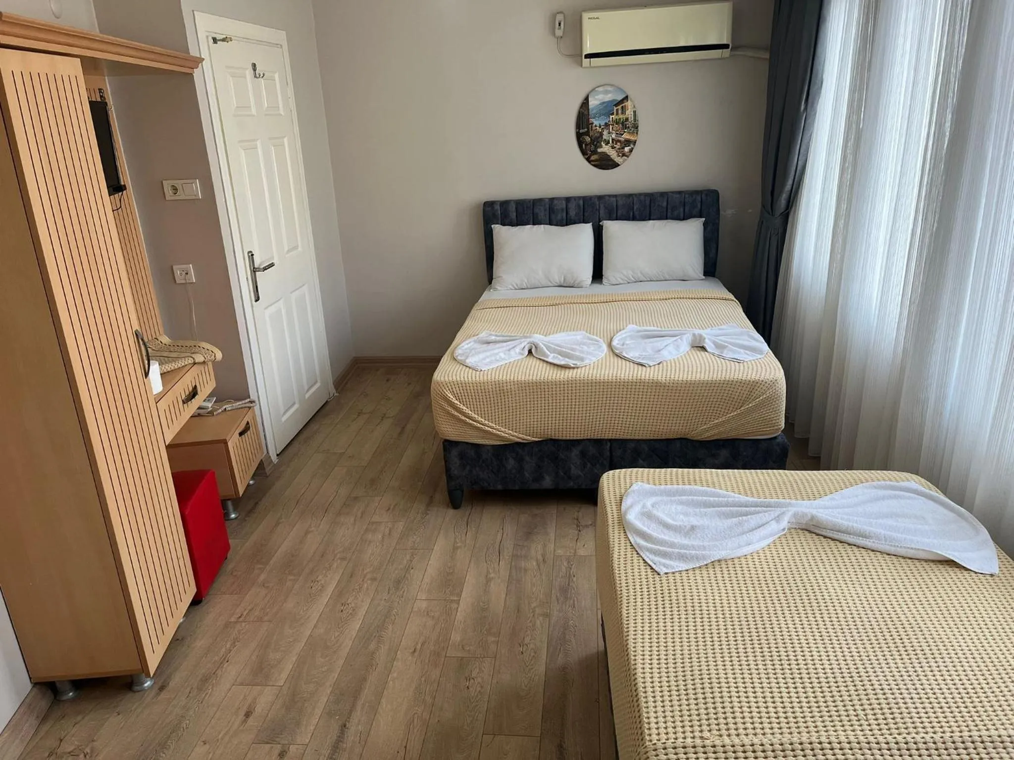 Standard Triple Room in Metropol hotel 2