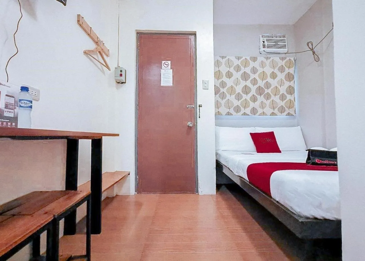Deluxe Room in RedDoorz near KCC Mall Gensan