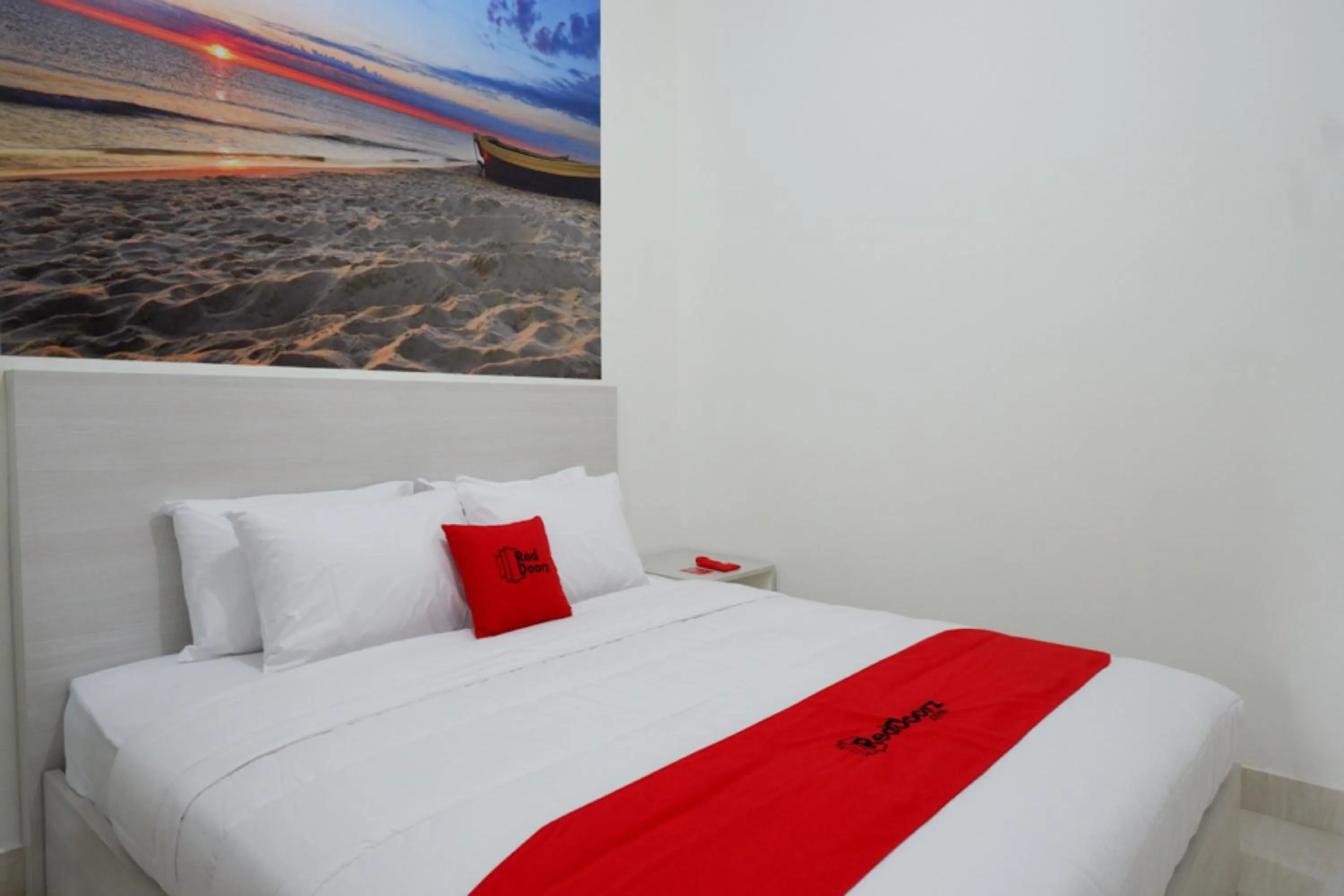 Double Room in RedDoorz near Mataram University