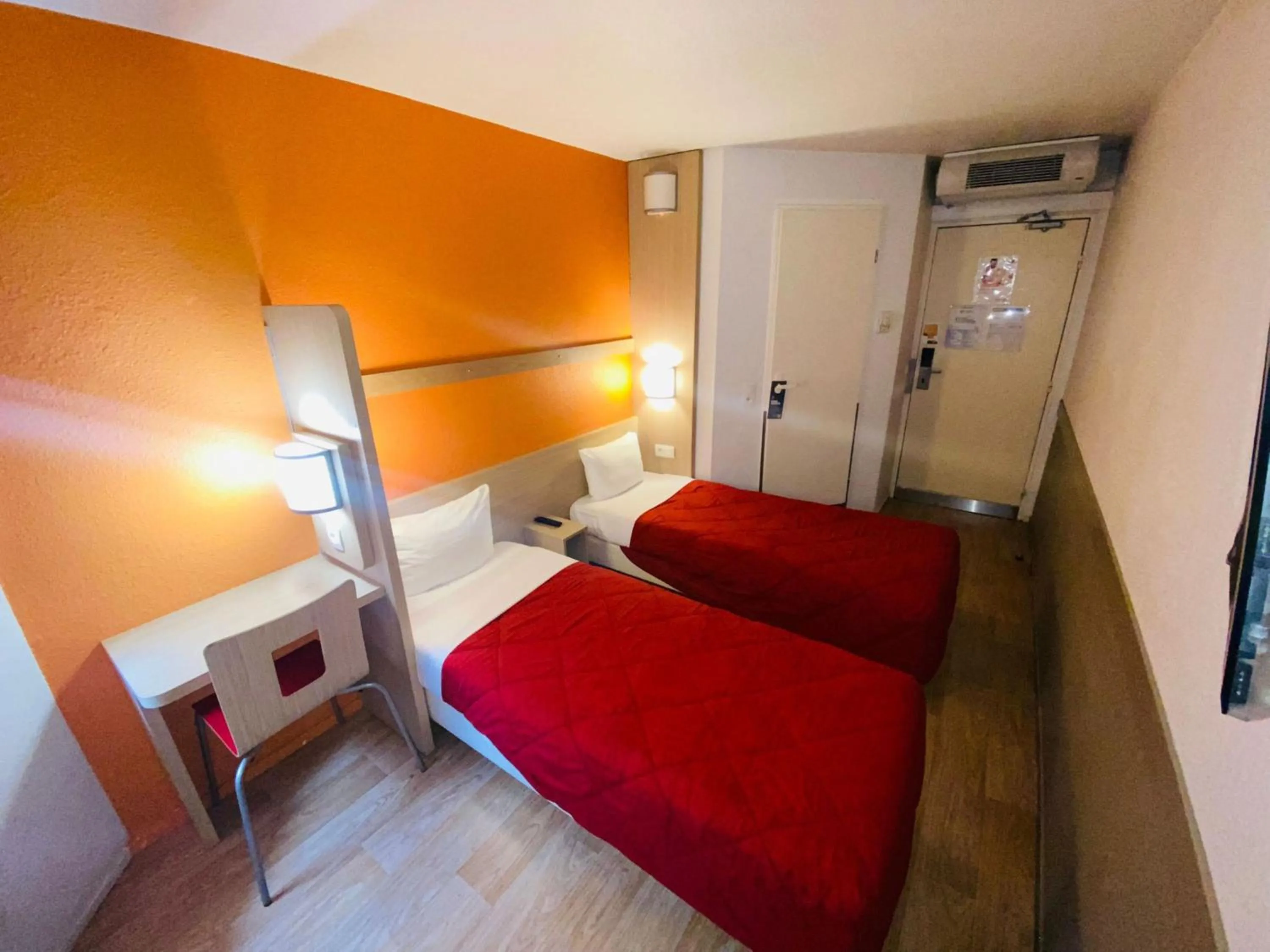 Standard Room - 2 Single Beds in Premiere Classe Roissy CDG - Paris Nord 2 - Parc des Expositions
