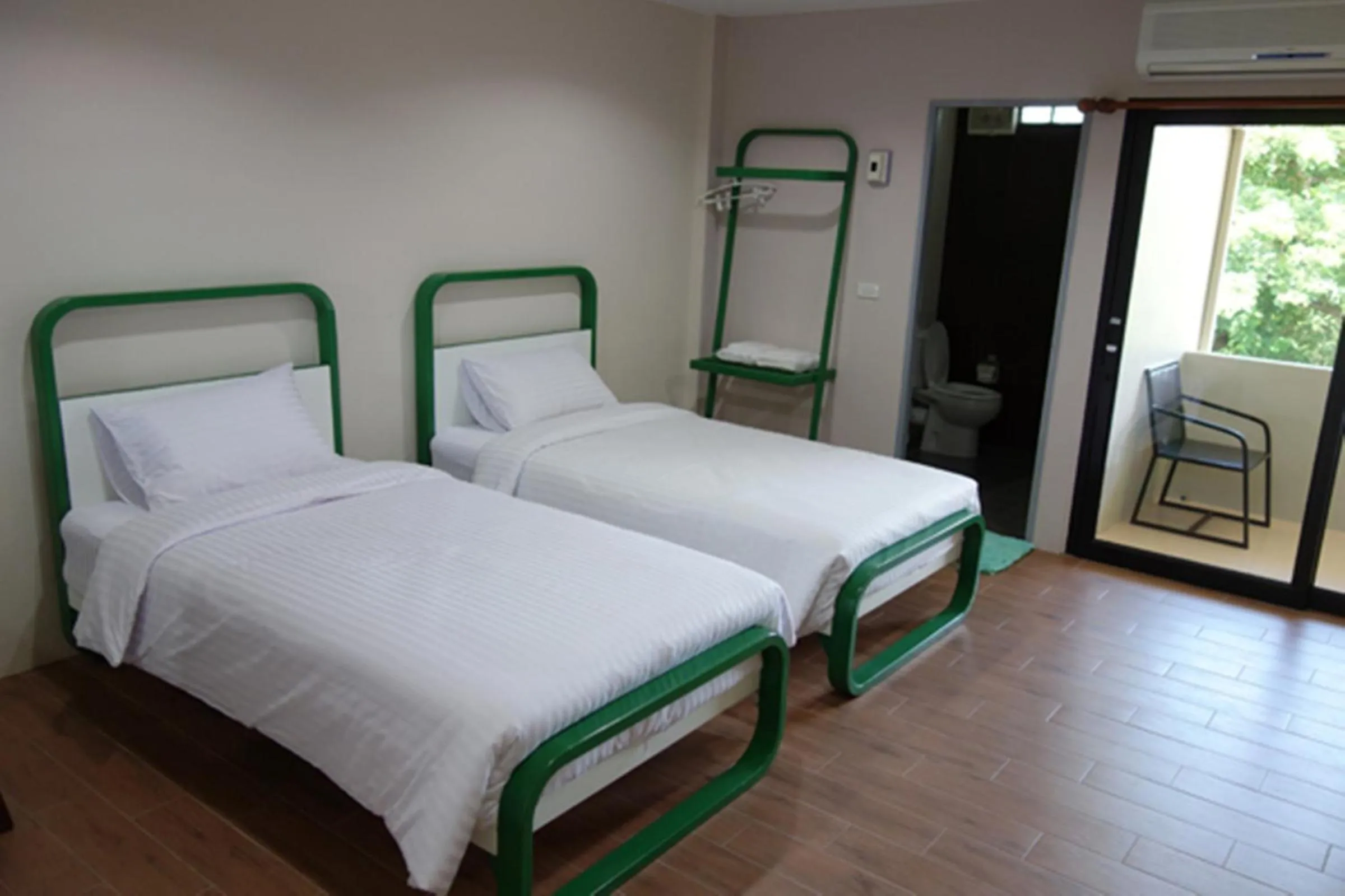 Standard Twin Room in Sunshine Paradise Resort