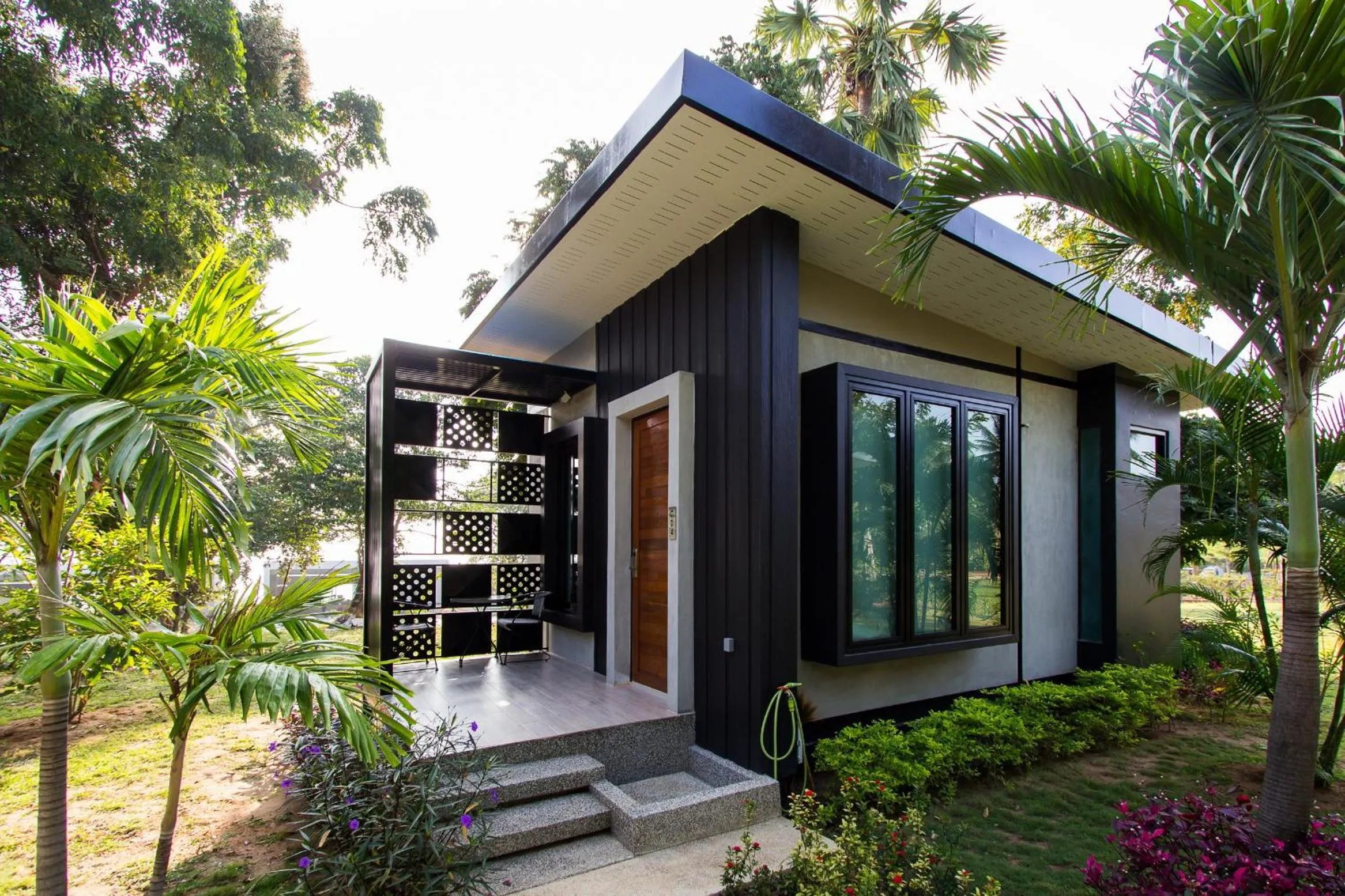 Cottage with Garden View in Sunshine Paradise Resort